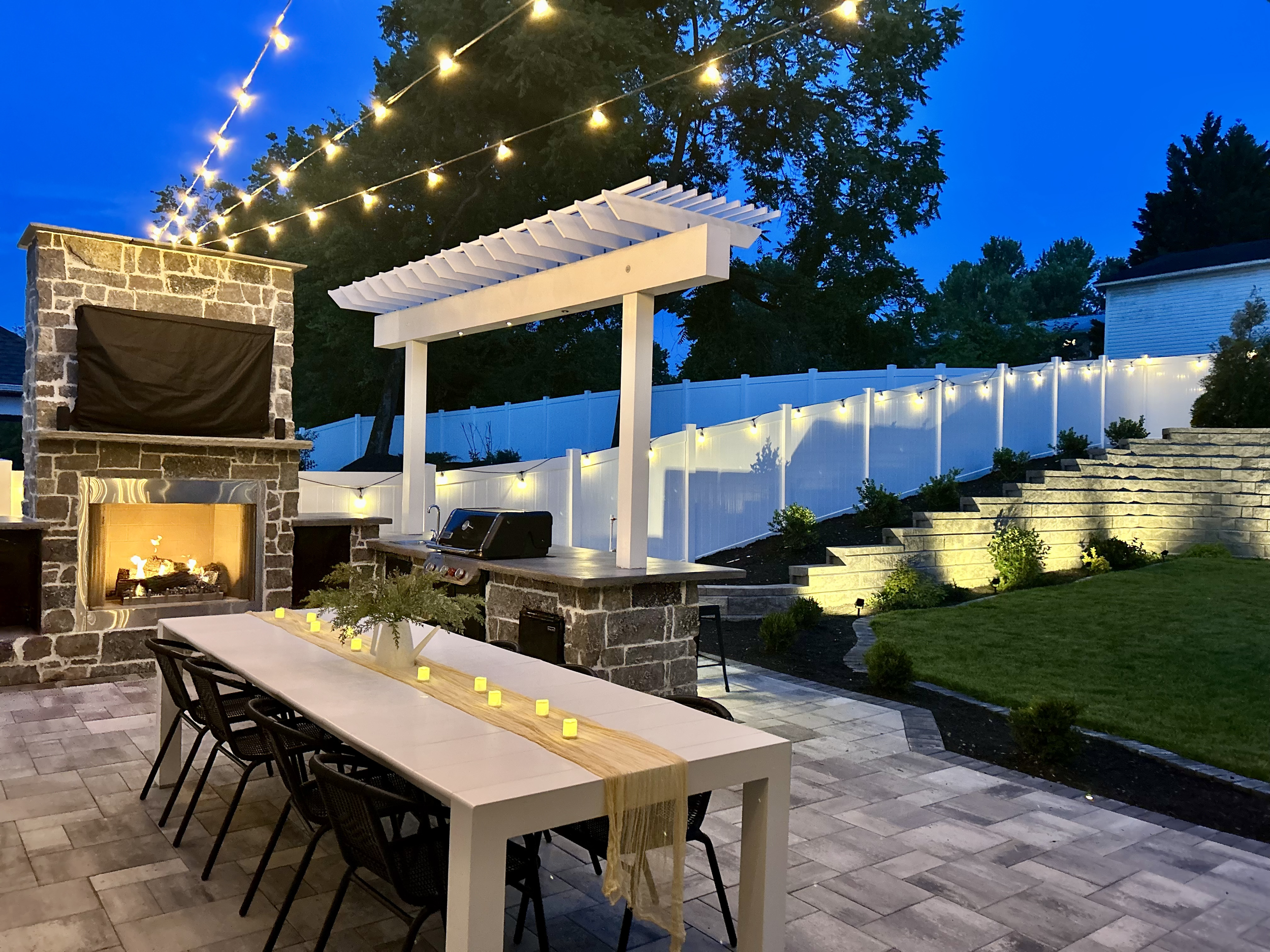 litup patio w:fireplace & TV.png