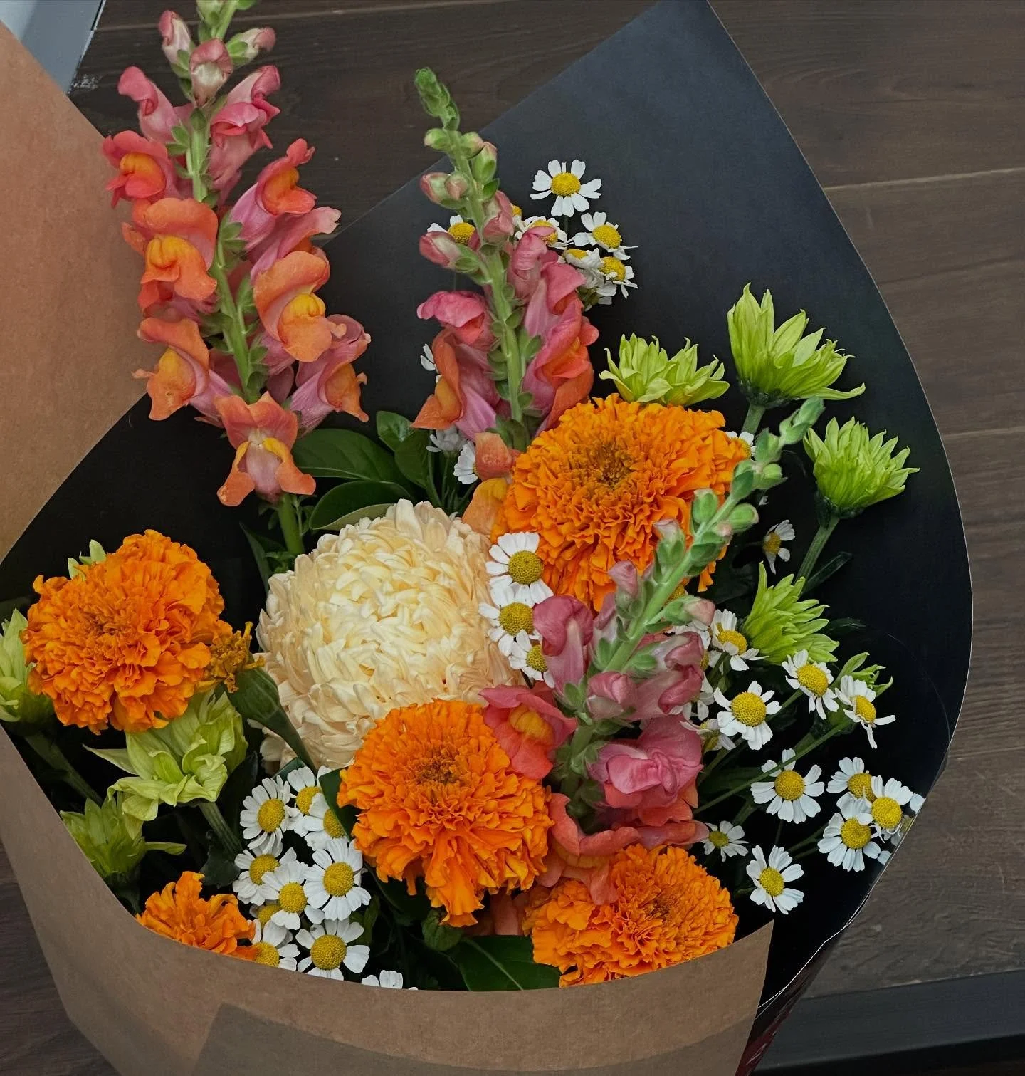 redfragrancefloral_1743396155_3600190350901973953_293623221.jpg