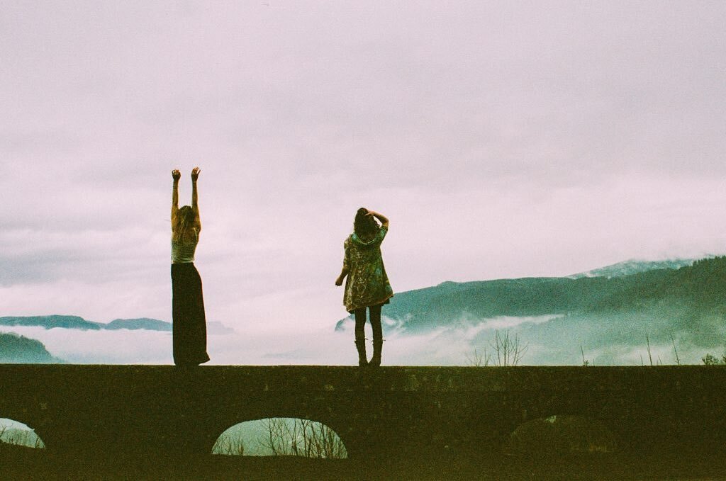 PNW winters are so beautiful, when the clouds are lower than the mountains. 🌎💙
A photo from the archives, shot on an expired disposable. ☁️