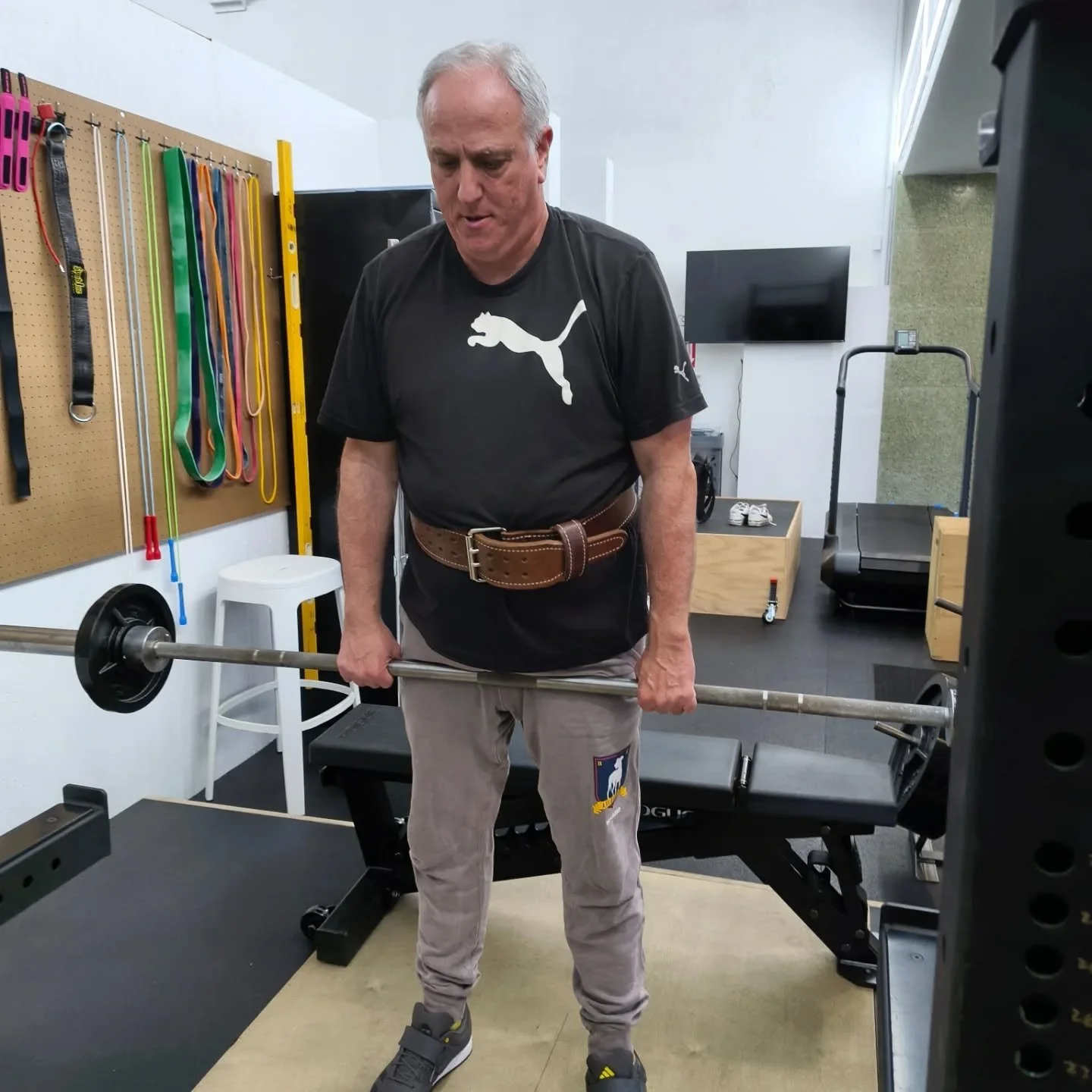 Rodney deadlifting in the gym — strength training for fat loss