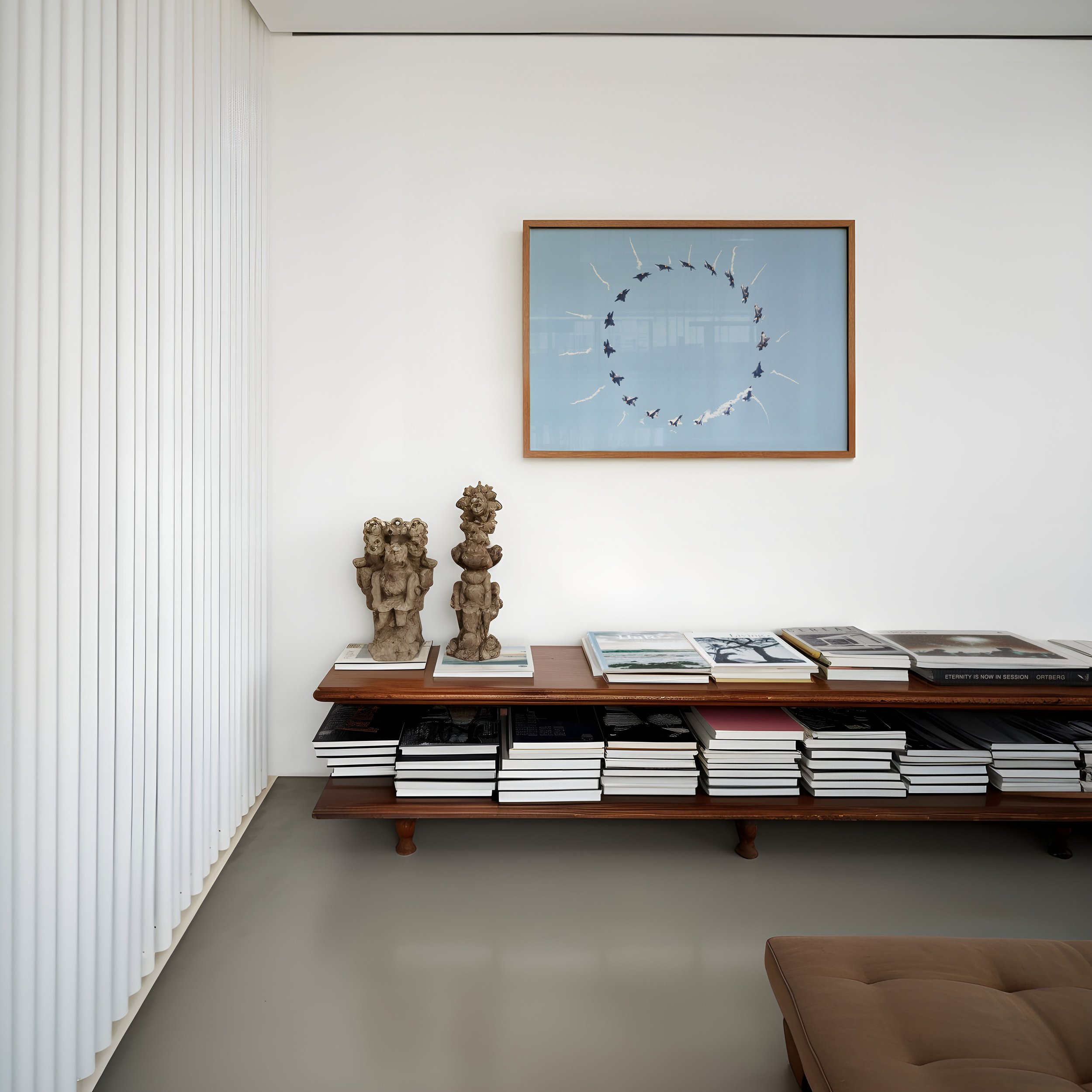 Mock-v3-DIN-A-horizontal-frame-low-bookshelf-statues-0090-NOMAT_SS-NCAS-F35_Roll.jpg