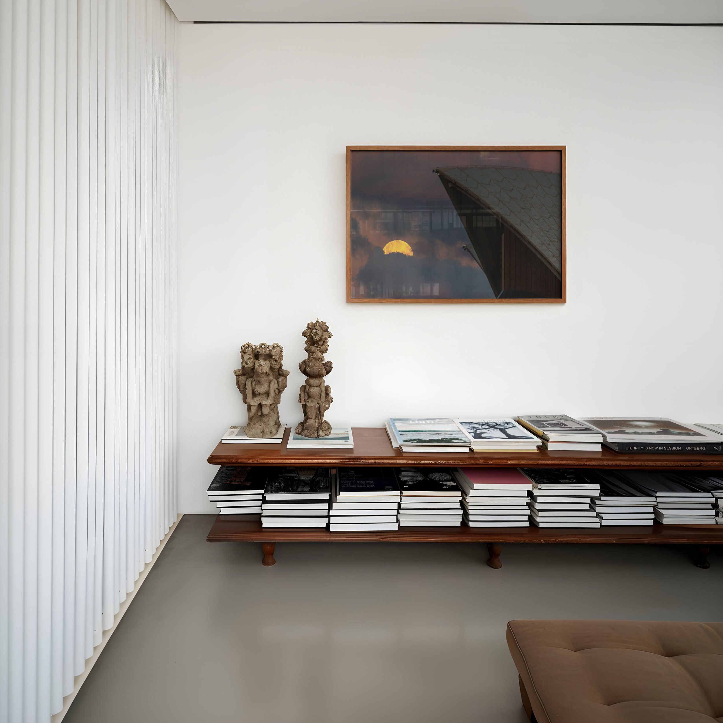 Mock-v3-DIN-A-horizontal-frame-low-bookshelf-statues-0090-NOMAT_SS-OPR-BOG_2376-Enhanced-NR.jpg