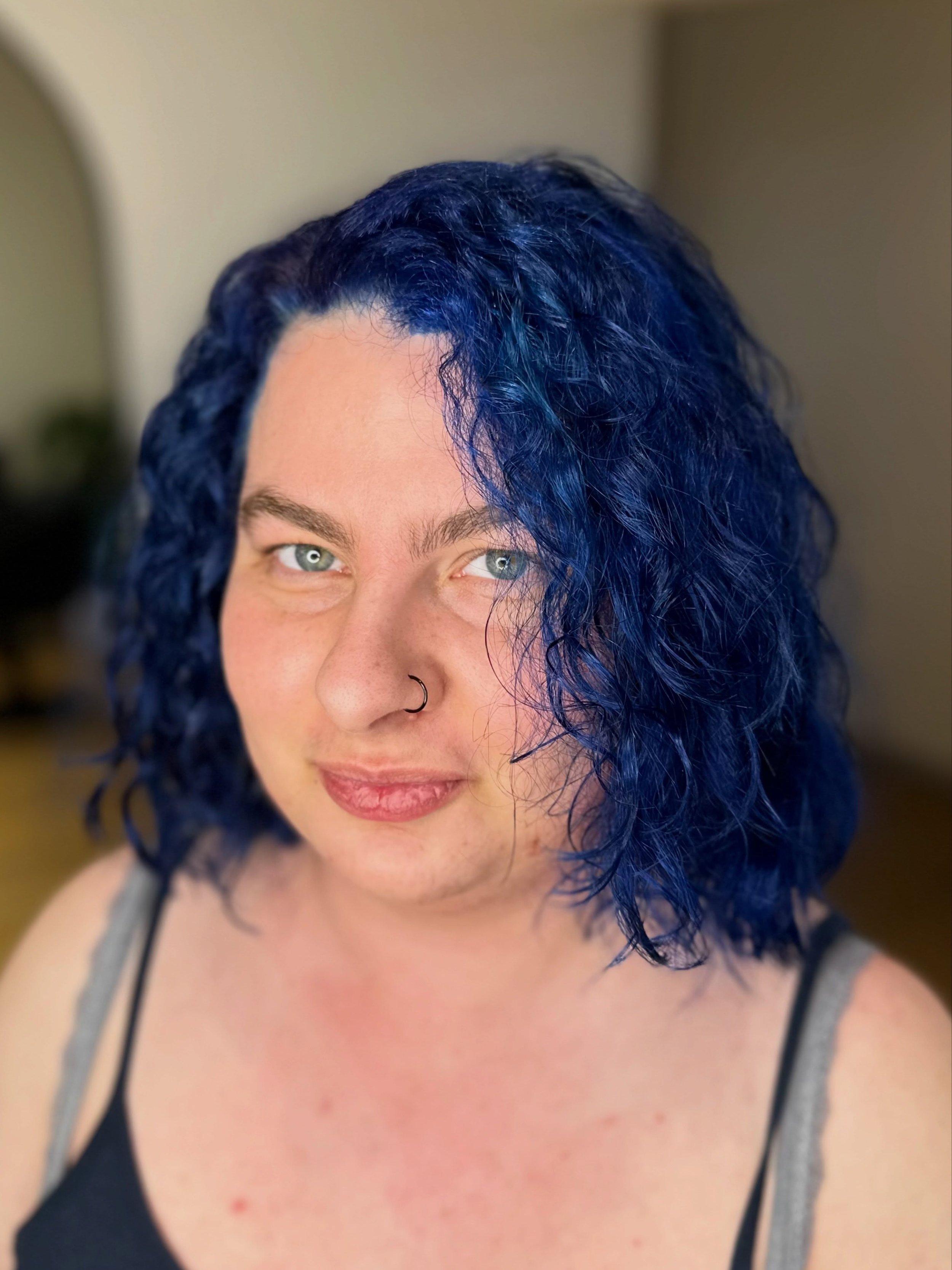 Throwback to this hunk @wombat4scale where we tested out different blue vivid brands to see how they actually held up over time 💙

Vivid colours can be super temperamental - they react differently on every head of hair, and there are SO many factors
