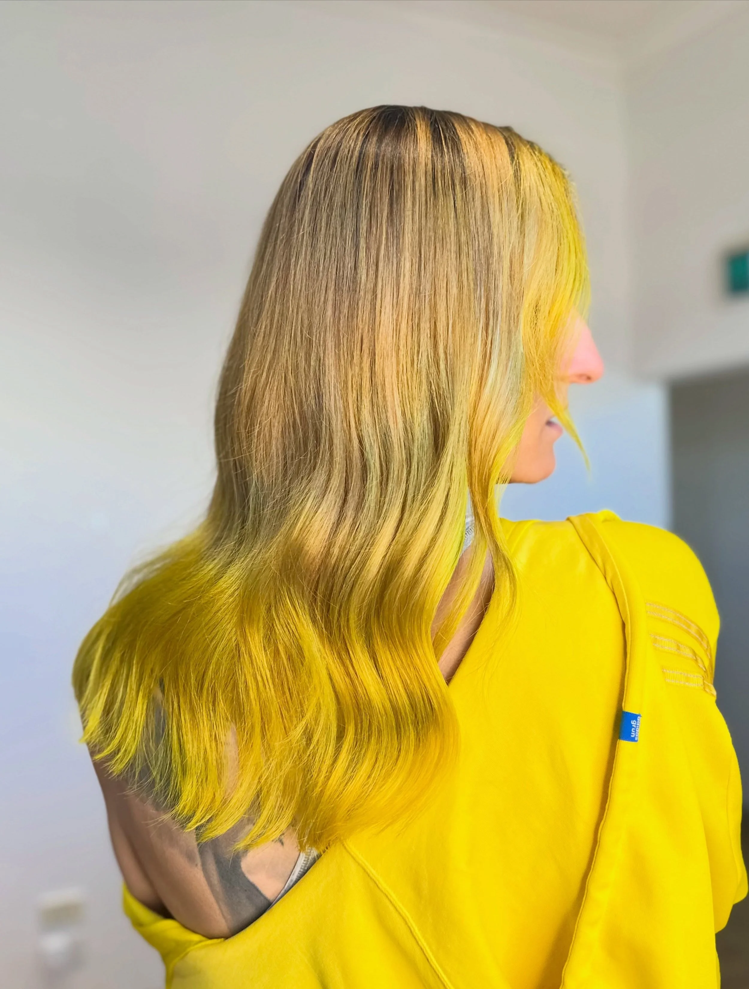 This shit is Bananas!!! 

I always live having my sis in, and this session she was only booked in for a cut, but I had some Electric Banana in @manicpanicnyc in stock and we thought &lsquo;why the hell not?!&rsquo;

(FUN FACT: this colour is UV react