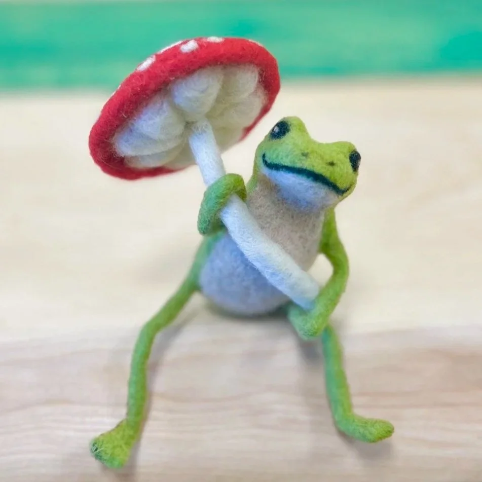 Needle Felted Posable Frog for Beginners