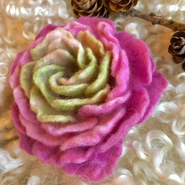 (SOLDOTNA) Wet Felted Flowers for Beginners 