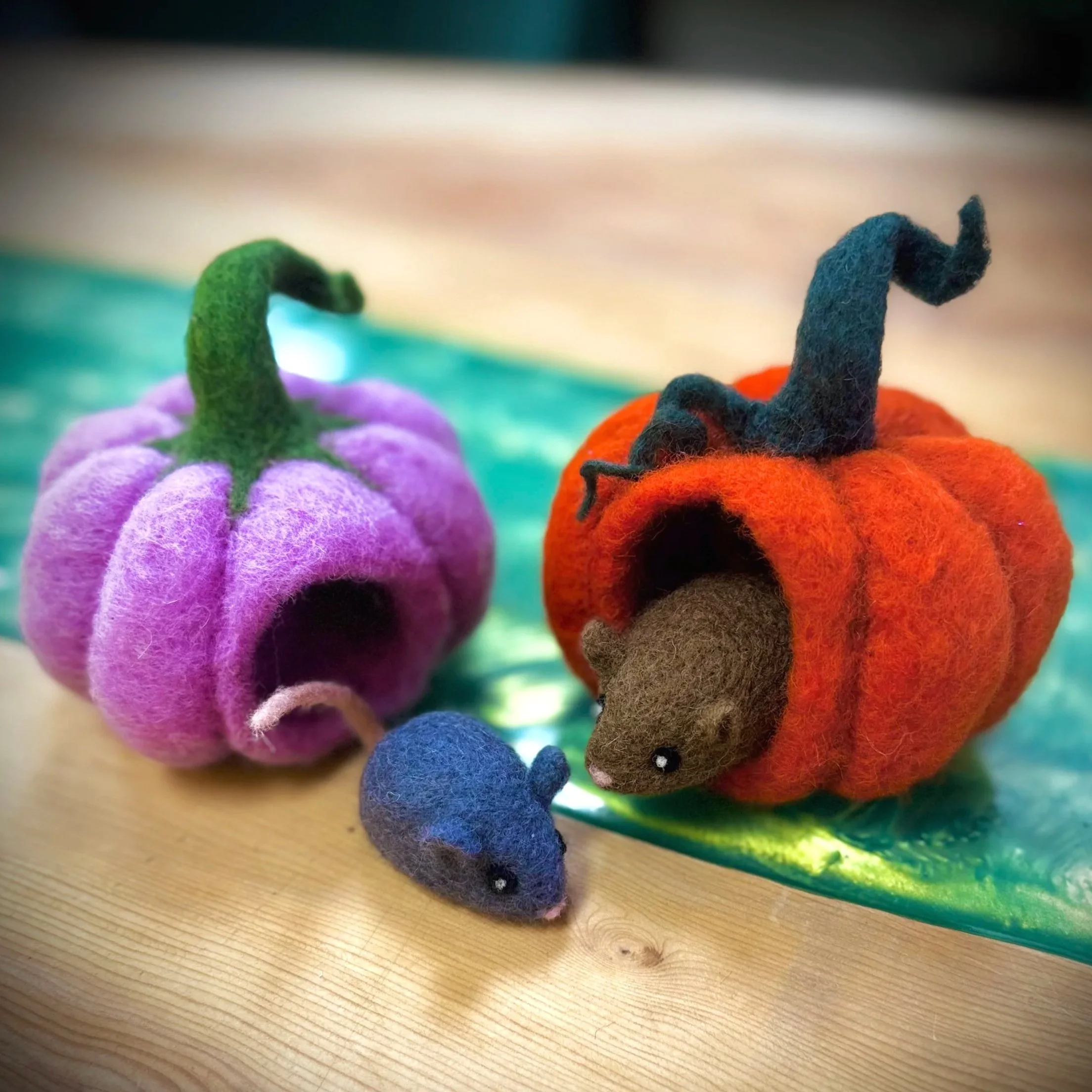 Needle Felted Mouse in Pumpkin House for Beginners