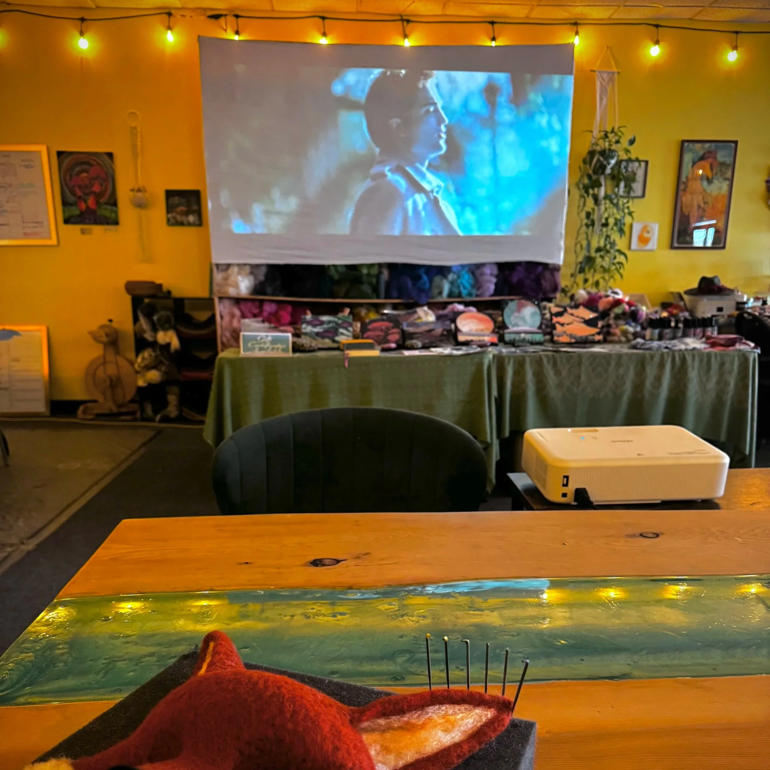 Craft &amp; Movie Night: Twilight New Moon &amp; Eclipse