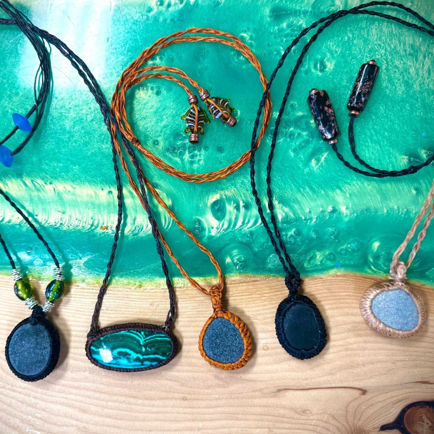 Macrame Stone Wrapping Class for Beginners (4/19)