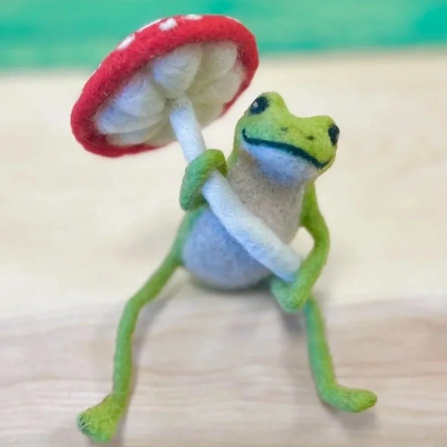 Needle Felted Posable Frog or Mouse for Beginners (5/27)