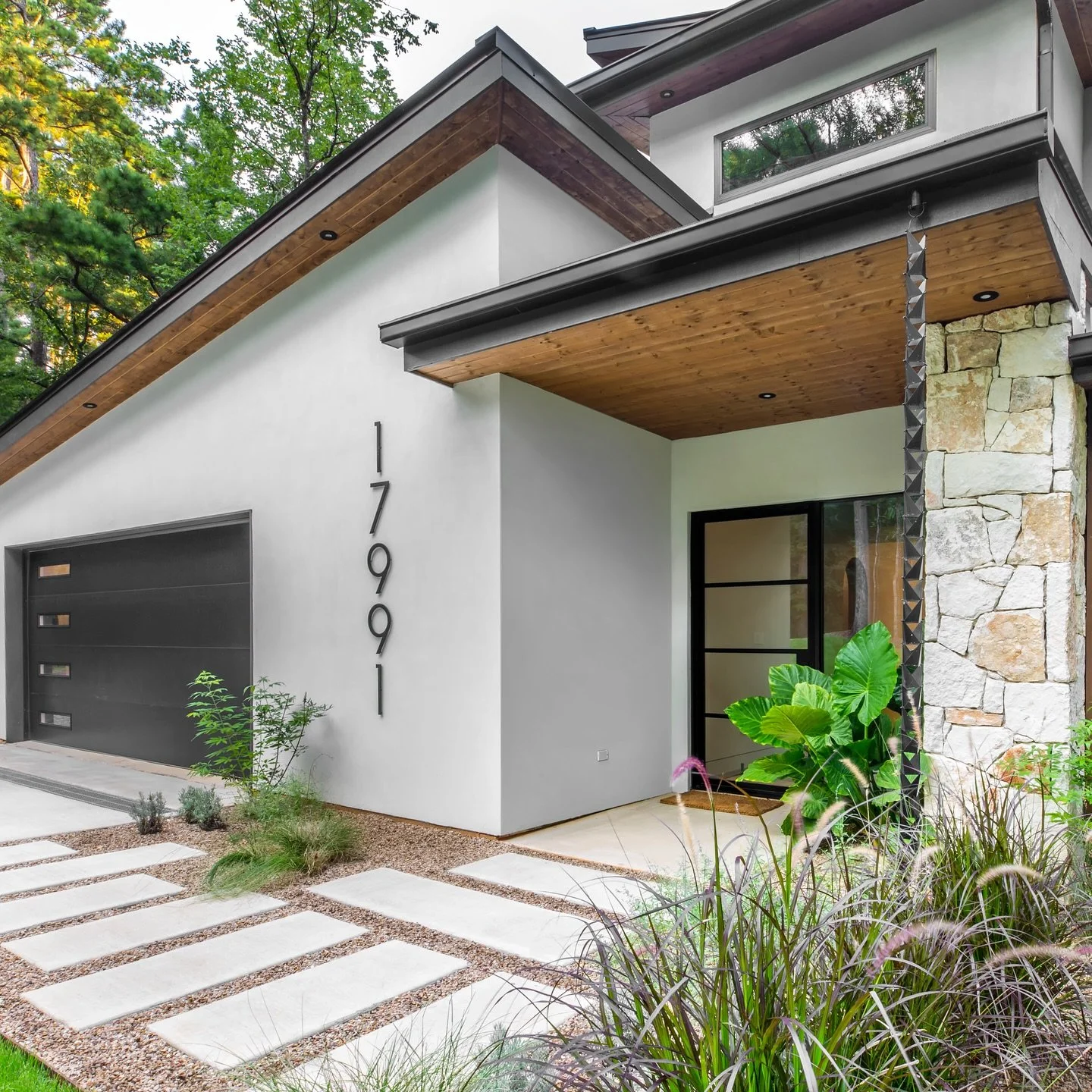The Modern Tulum 
@impressia_photography