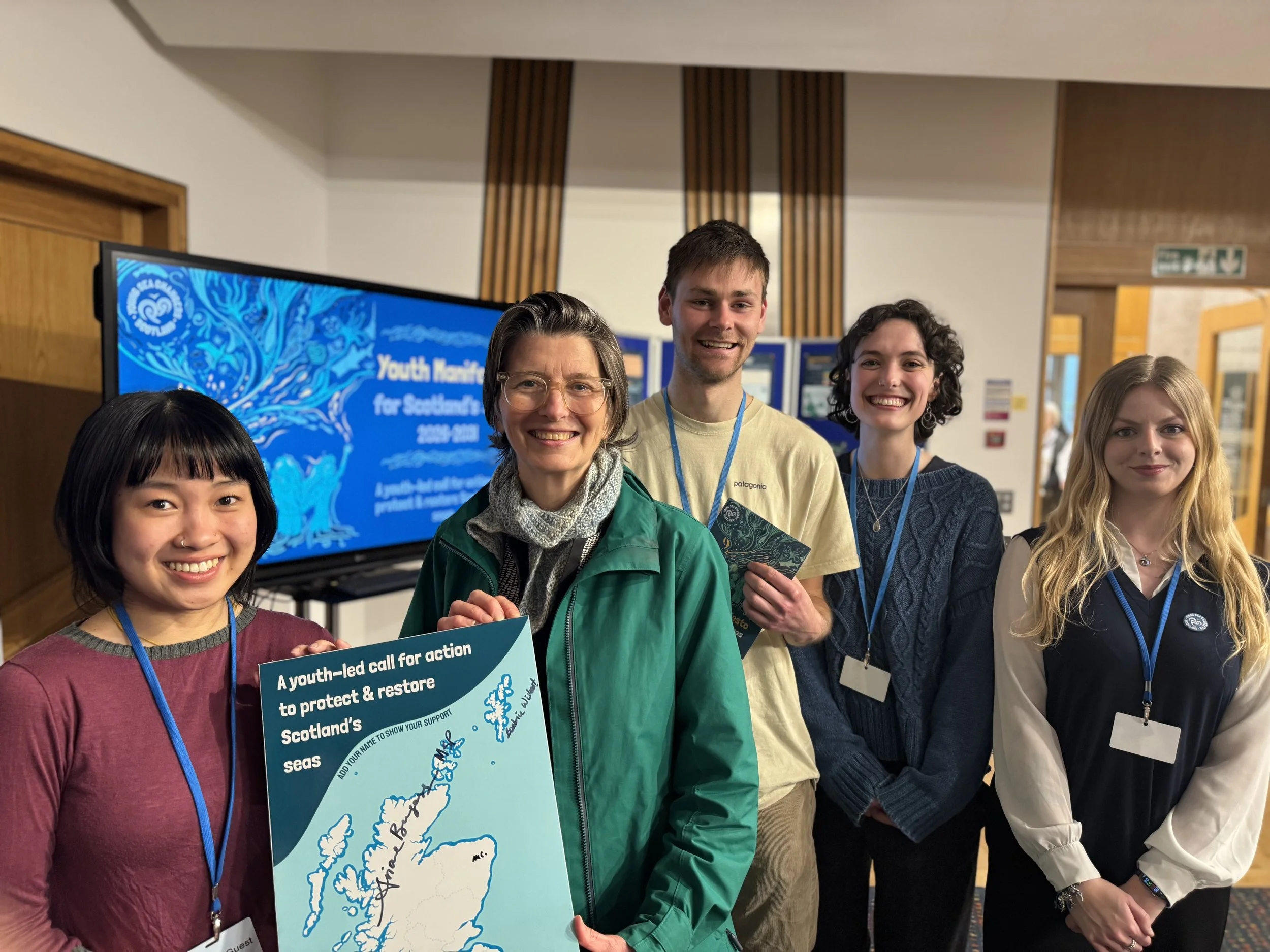 Arianne Burgess with YSCS members 