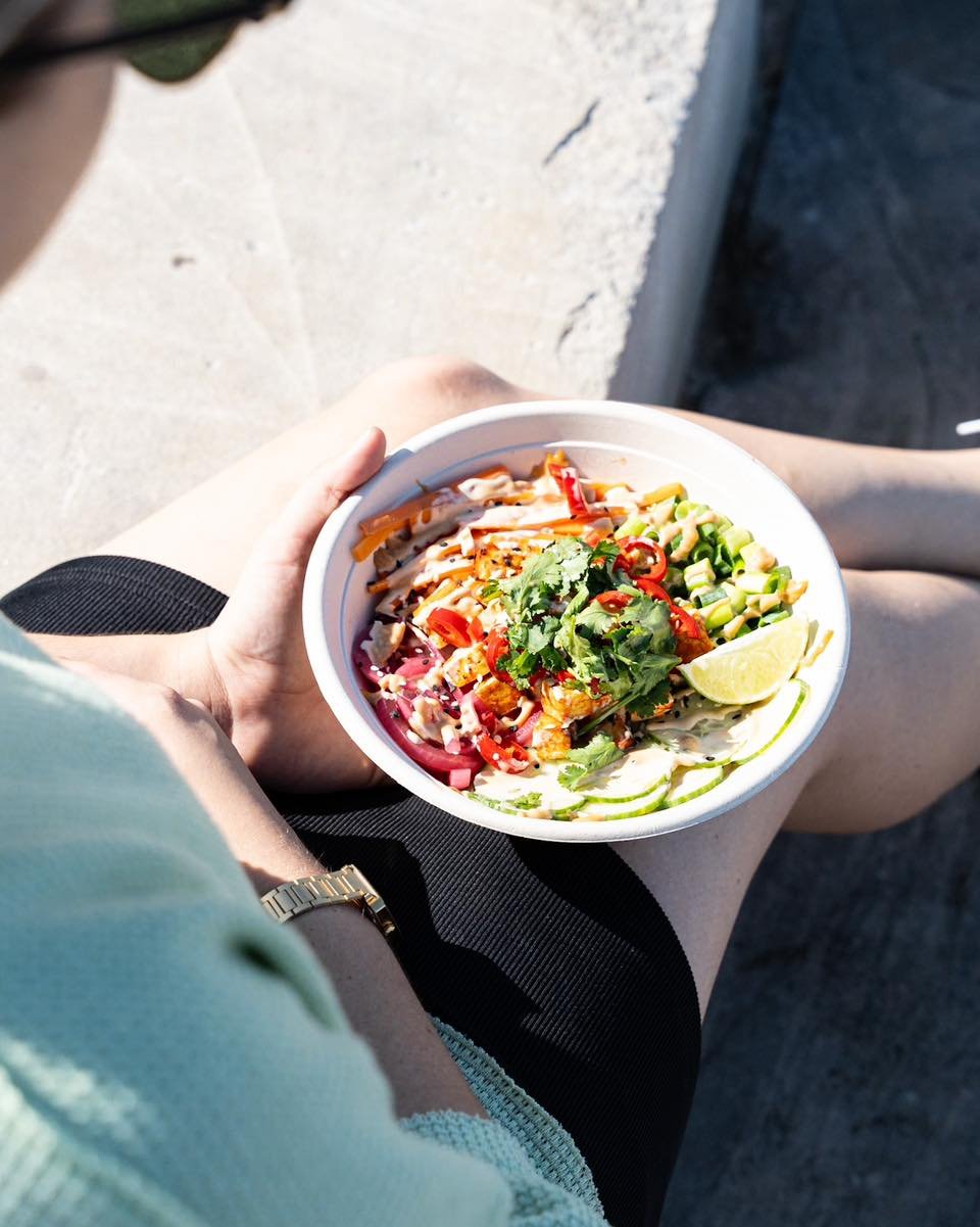 Grab a slice of paradise to go! 🌴✨ 

Whether you're on-the-go or craving a flavourful escape, Shakey Joe's Poke Bowls are the perfect companion🍲🌊 

#lakemacquariensw #shakeyjoes #warnersbay #healthycafe #healthfood #cafe #EatFresh