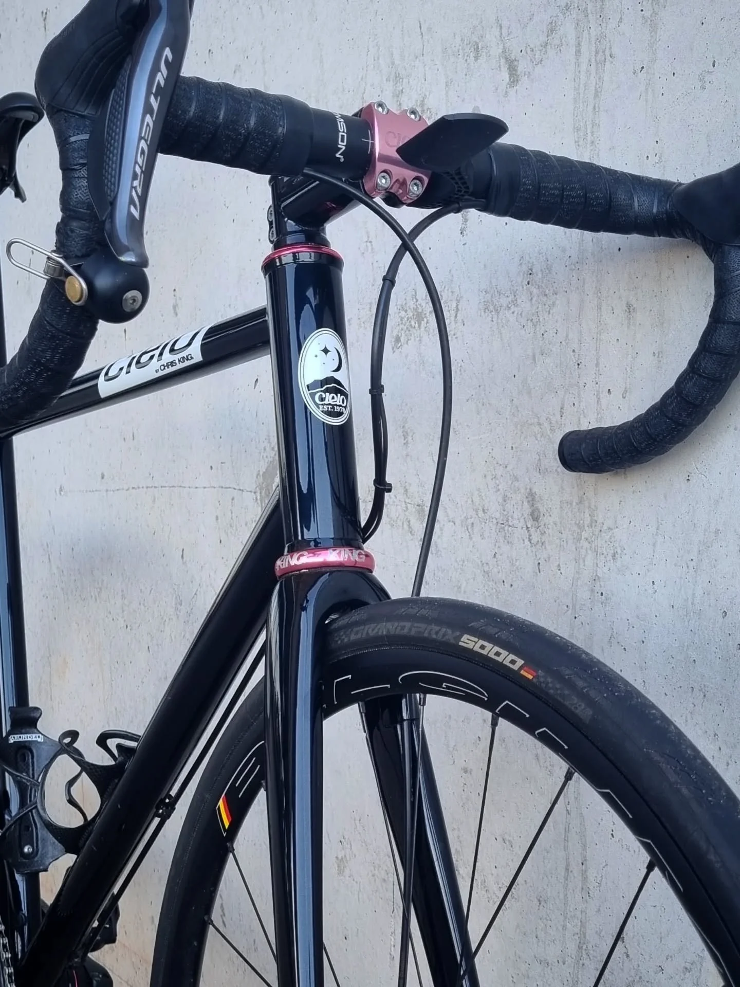 If you know the story of #Cielo bikes then you know this one is pretty rare. #chrisking #bicycle

NB. Saddle angle not my idea 😉