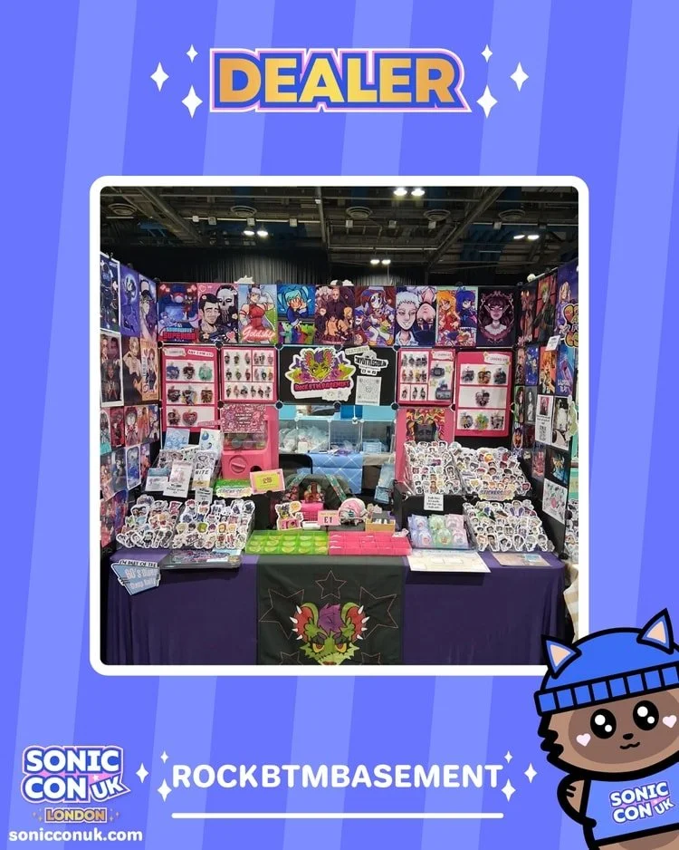 Dealer announcement! 🎉 We're excited to welcome @rockbtmbasement to Sonic Con UK London! 💙 They will be selling a variety of acrylic charms, prints, stickers and more! 

#sonicthehedgehog #shadowthehedgehog #sonic #sonicfan #sonicfanart #sonicconve