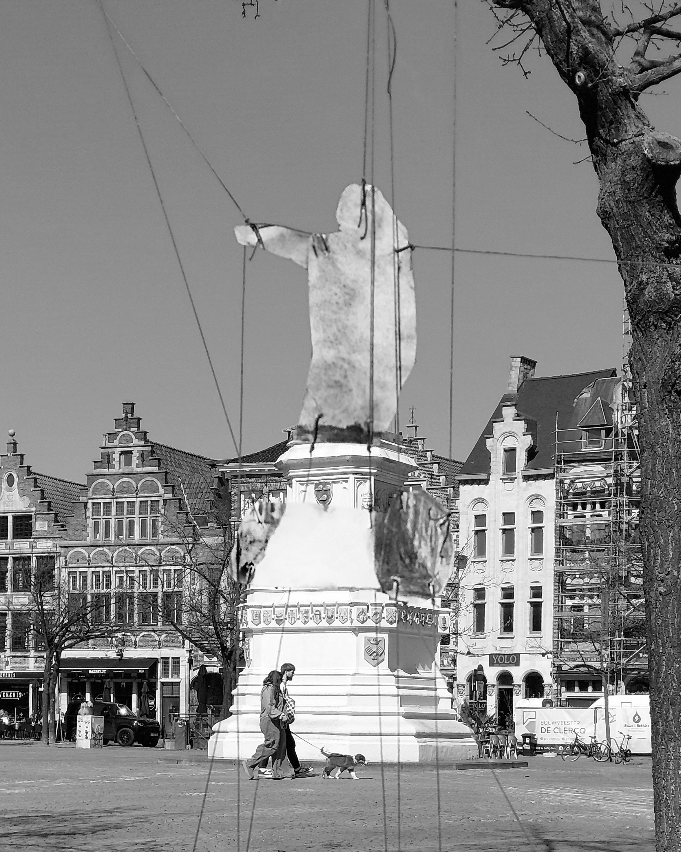 Statue_II.jpg