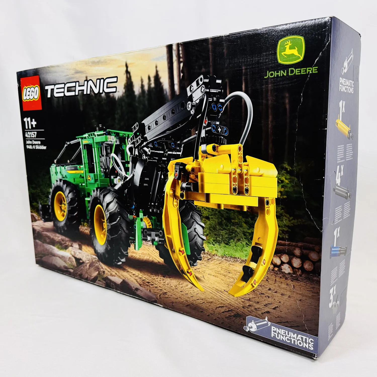 LEGO Technic John Deere 948L-II Skidder Set (42157) | Kuso Oishii