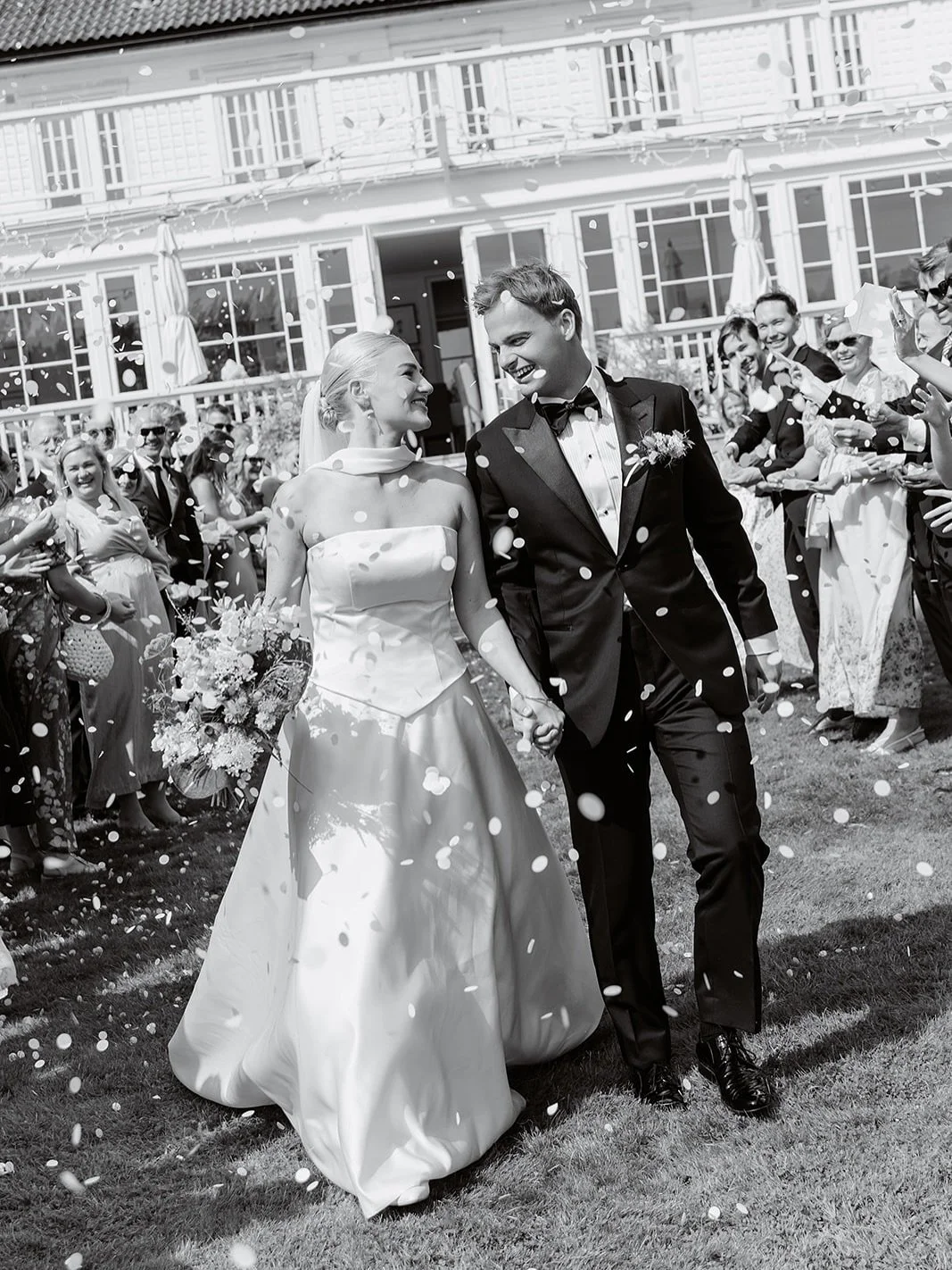 An idyllic wedding weekend in the Norwegian archipelago with Ingrid &amp; Carl Fredrik. A highlight of the year. 

#wedding #br&ouml;llop #bryllup #weddingphotographer #br&ouml;llopsfotograf #bryllupsfotograf #weddingdress