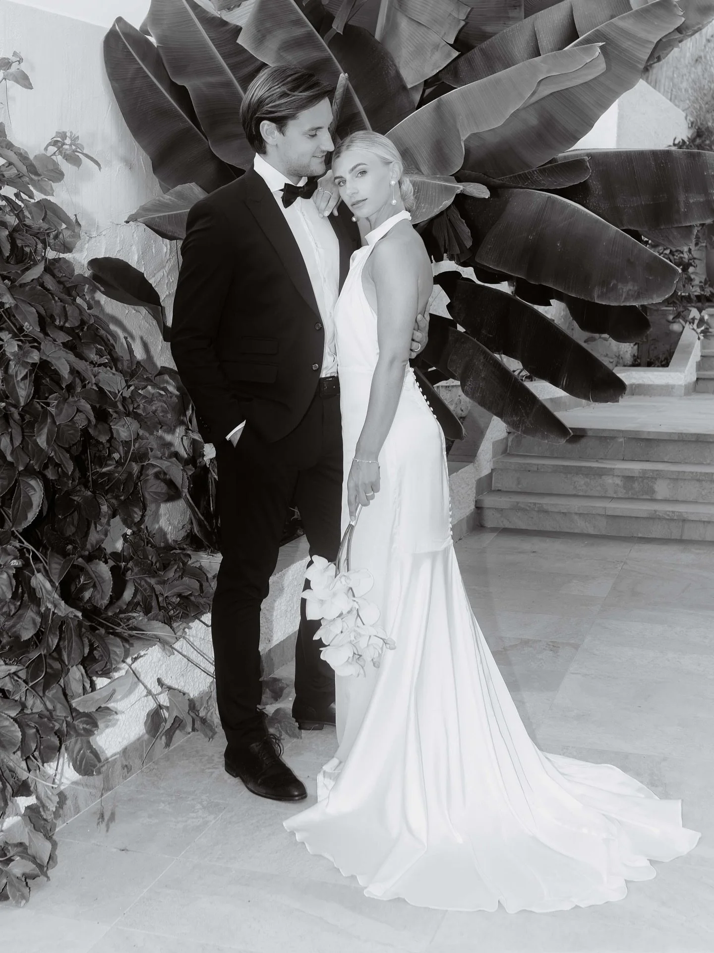 Black and white, forever relevant.

#wedding #weddingphotographer #br&ouml;llopsfotograf #weddingportrait #blackandwhitephotography #destinationwedding