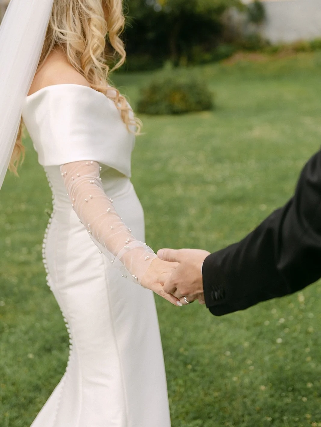 Hand in hand.

#wedding #weddingphotographer #love