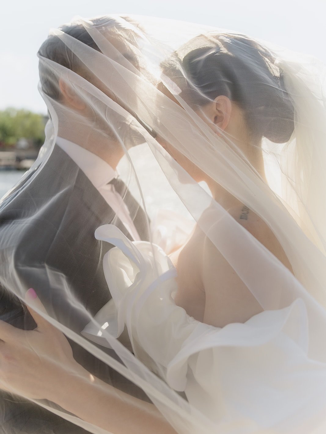 Voil&eacute;e &agrave; Paris - Veiled in Paris