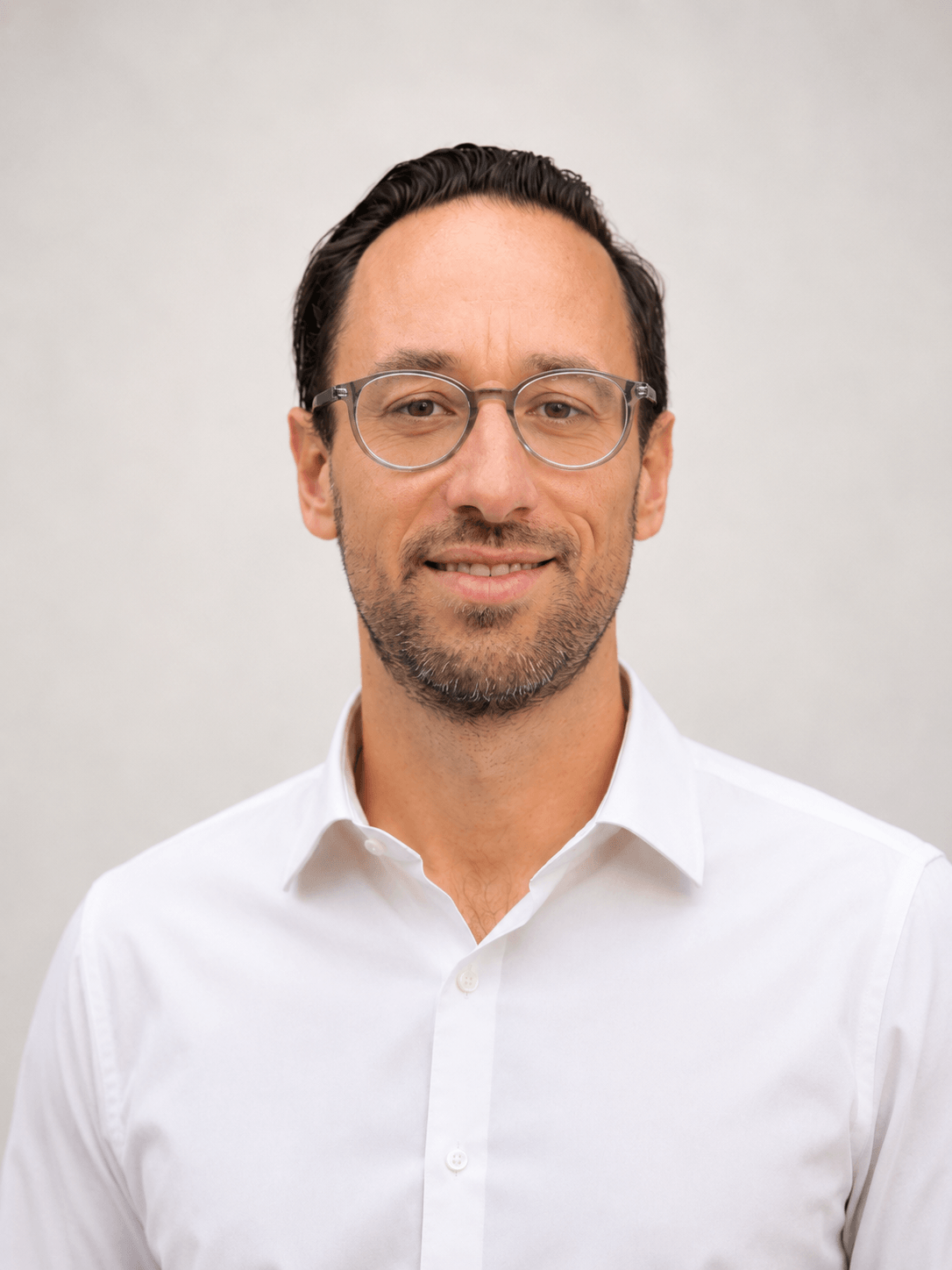 Louis Brownstone headshot photograph