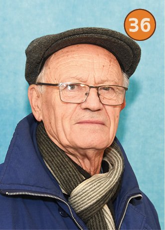 Michel

Pas de bonne cuisine sans de bons outils. Michel saura vous conseiller les plus fines lames produites localement pour vous accompagner dans vos préparations.