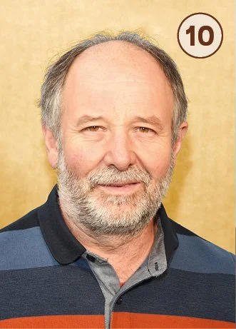 Michel
Les Ruchers du Plateau de Langres 

Issu du nectar de
fleurs de tilleul,
d'acacia ou de
prairies, des miels BIO fruités et légers récoltés au sud-ouest de Langres.