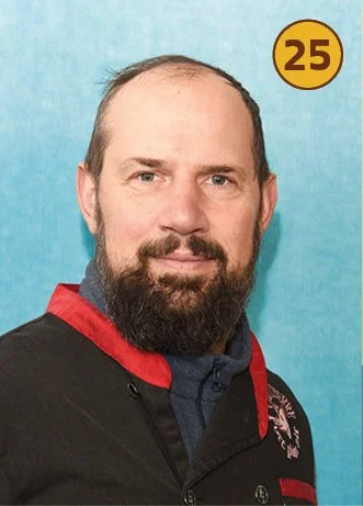 Samuel
Chez l'Pierre

Du plein air intégral pour les cochons élevés dans la vallée de l’Aujon. Le retour du goût d’antan pour une viande de qualité.