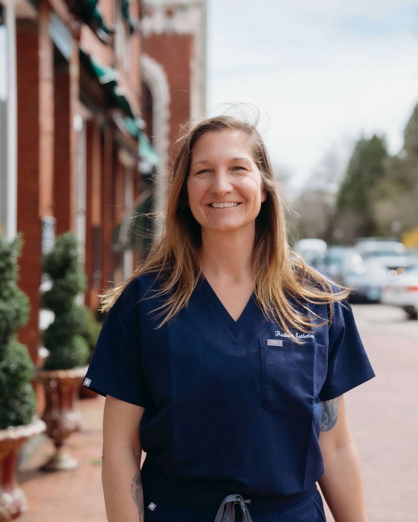 Meet Our Massage Therapist: Sarah deVries!✨ 

Get to know her: she is a dedicated massage therapist skilled in an array of bodywork techniques, including Swedish massage, trigger point therapy, myofascial release, craniosacral therapy, and shiatsu. 
