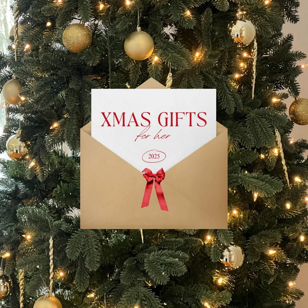 Want to cross everything off her wish list this year? 

Get $25 on us when you purchase a $200 gift card! Valid now through December!🎁🎄

#medspa #holidaysales #newportri #aesthetics #rhodeisland