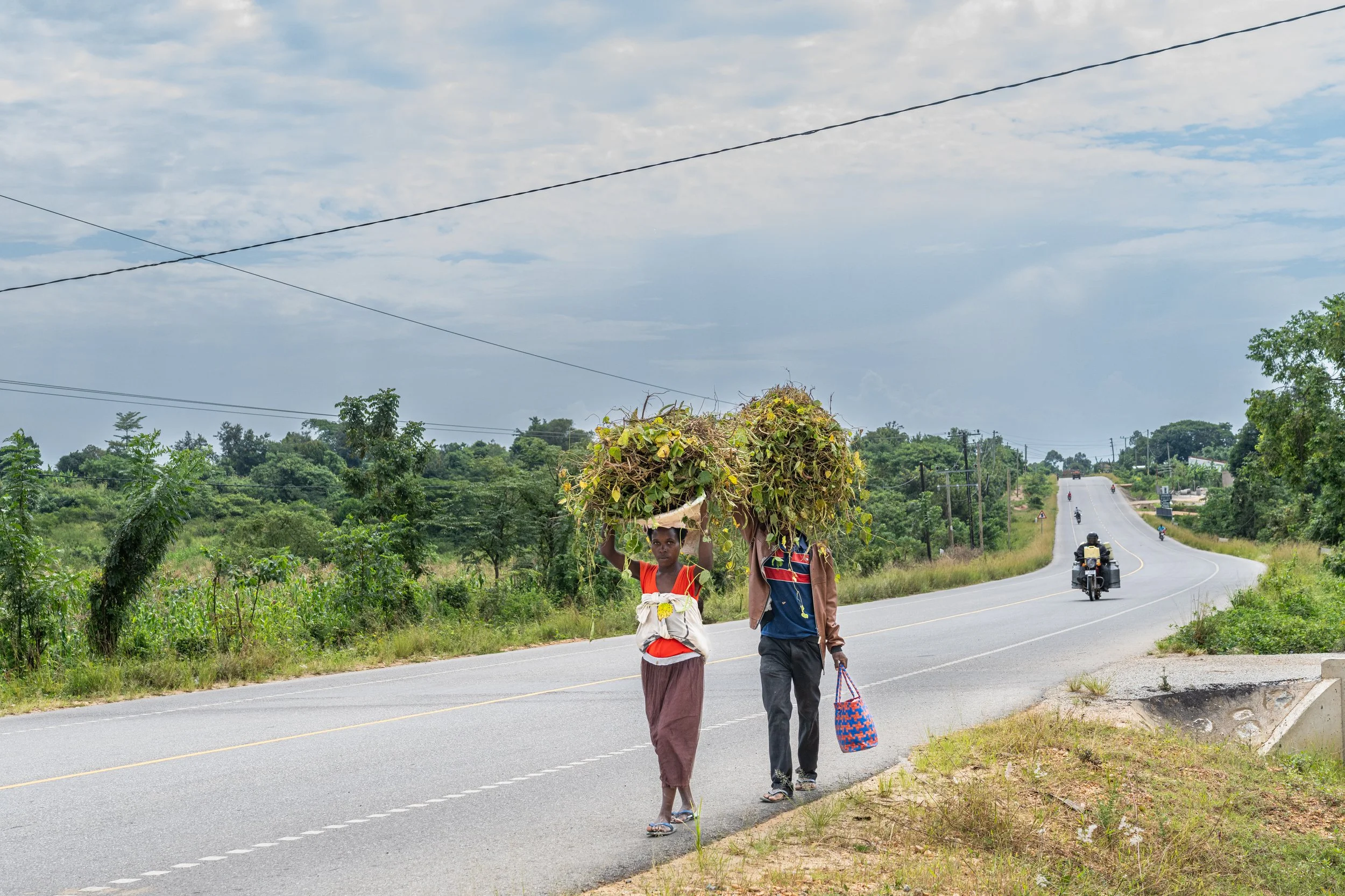 @michelphoto69_Uganda_by car-281.jpeg