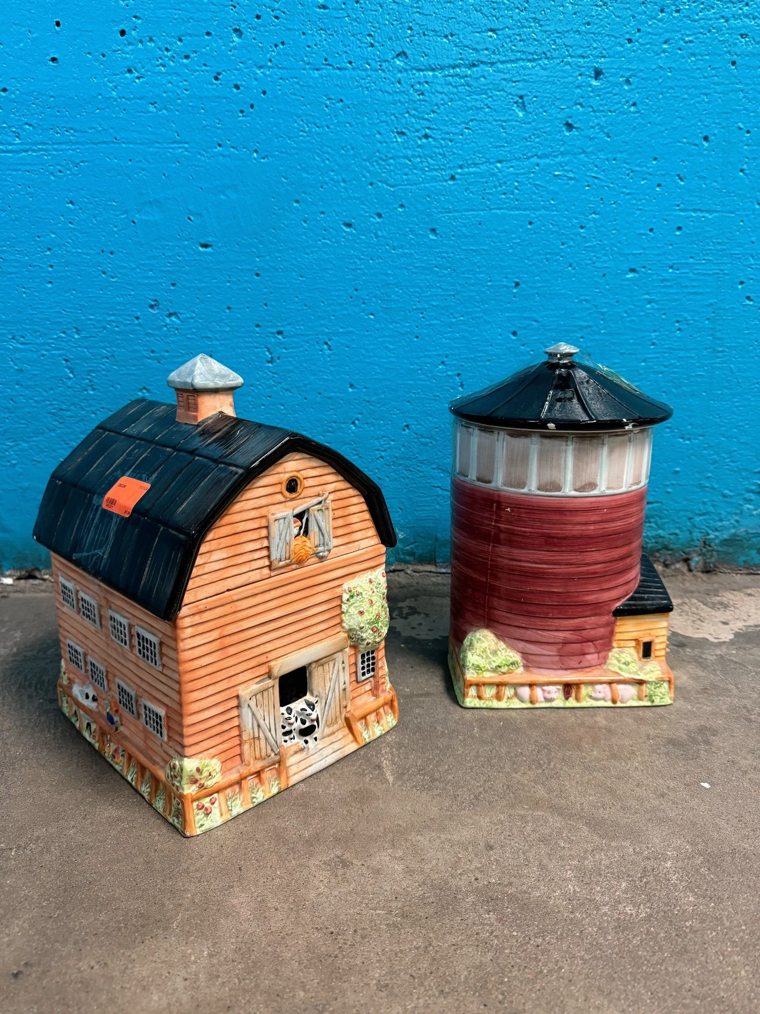 π© Fun fact: We restock the store with thousands of items each week! That means there are always new treasures to discover. What will you find on your next visit?
PAT Savings this week:
π Yellow tags = 25% off
π€ White tags = 50% off
π Blue tags =
