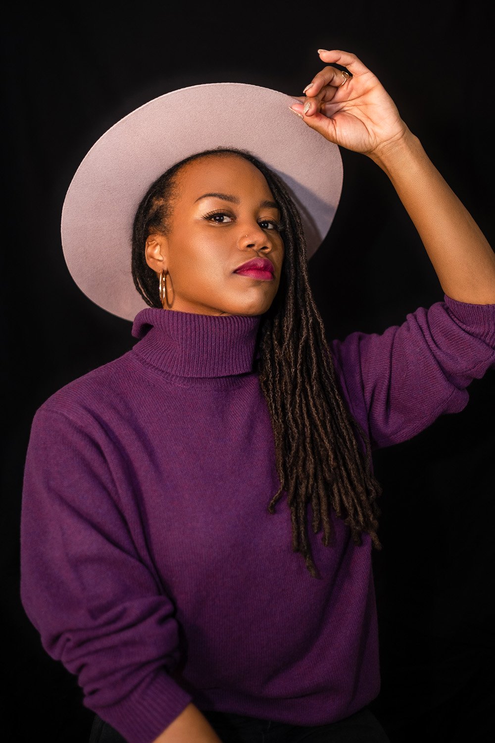 22.11.26 Nadia headshots-14-Edit.jpg