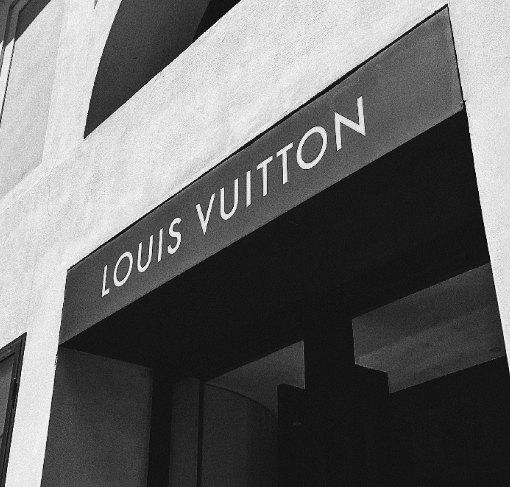 THE LUXURY ISSUE