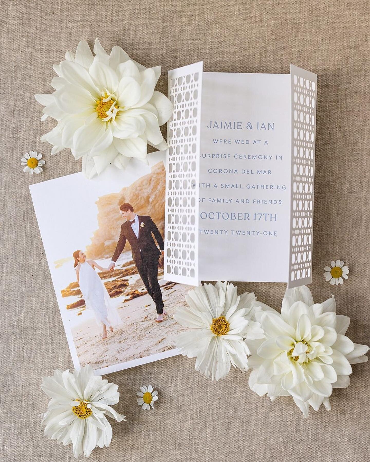 On a beautiful and sunny day in Corona del Mar, Jaimie and Ian decided to surprise their engagement party guests with an actual wedding! Jaimie wanted everything simple and thoughtful. We designed these beautiful gate fold cards with dusty blue ink a