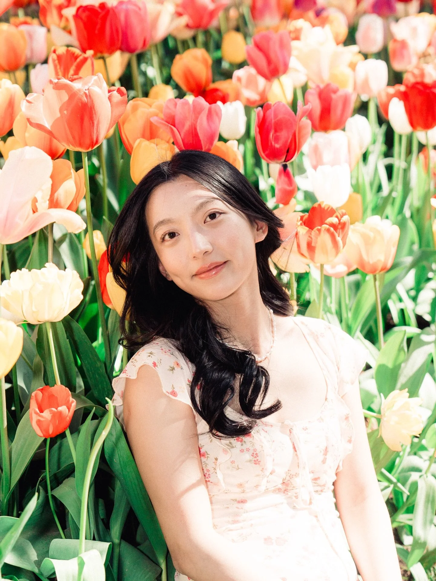 Reminiscing my tulip minis last year ✨💐🌷💖 
#tulipseason #seattlephotographer #seattleportraitphotographer #tulipphotography #portraitphotography