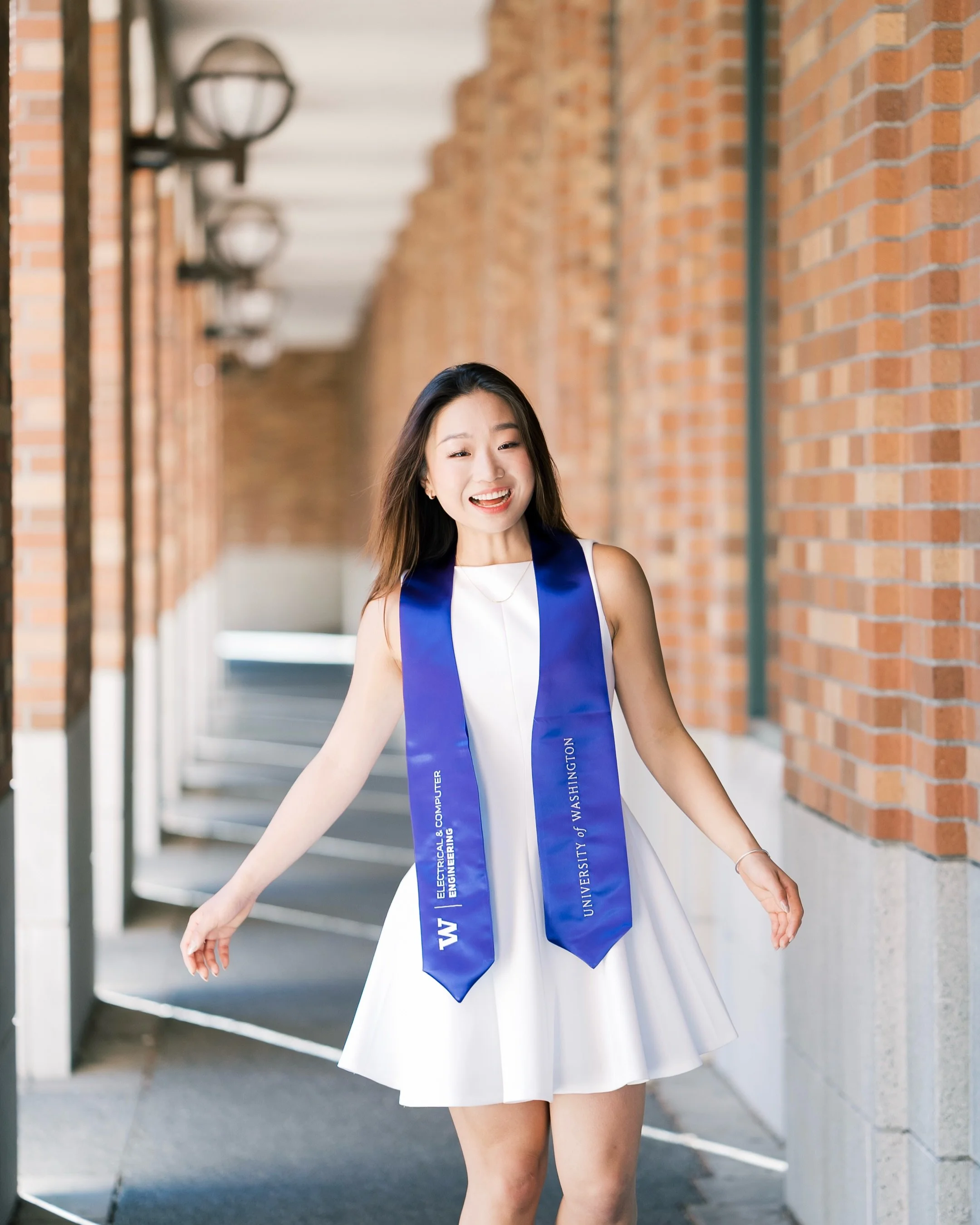 A morning of impeccable lighting and some walking around 💜 Snapshots from Feier&rsquo;s graduation on the University of Washington campus. 

#uw #graduationpictures #seattlephotographer #universityofwashington #photoshootideas