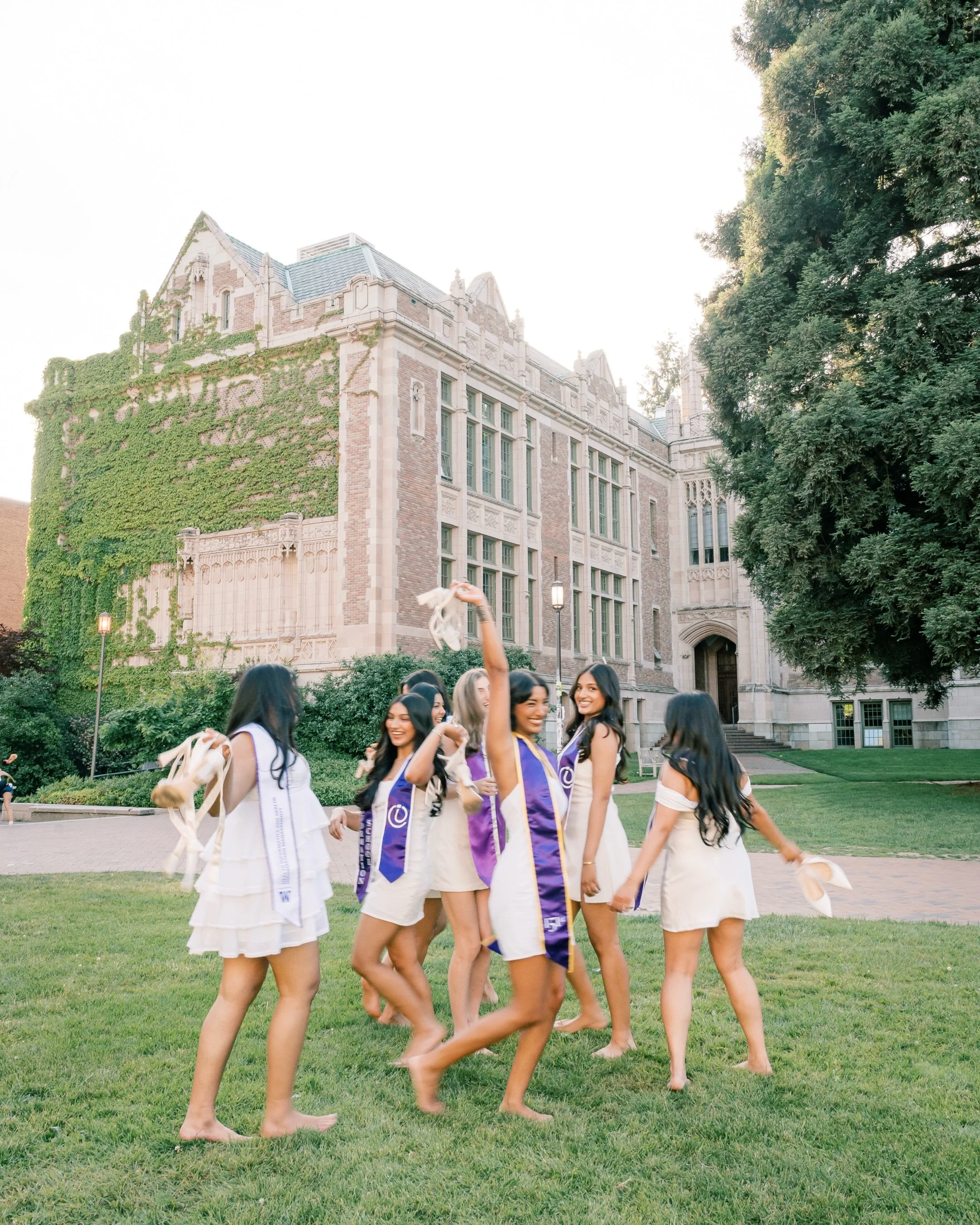 UW grad season but make it dreamy 💜✨

Had the sweetest time running around campus with this group of girls: a little bit polished, a little bit chaotic, and lots of motion blur.

Honestly obsessed with how these turned out. 🥹

#universityofwashingt