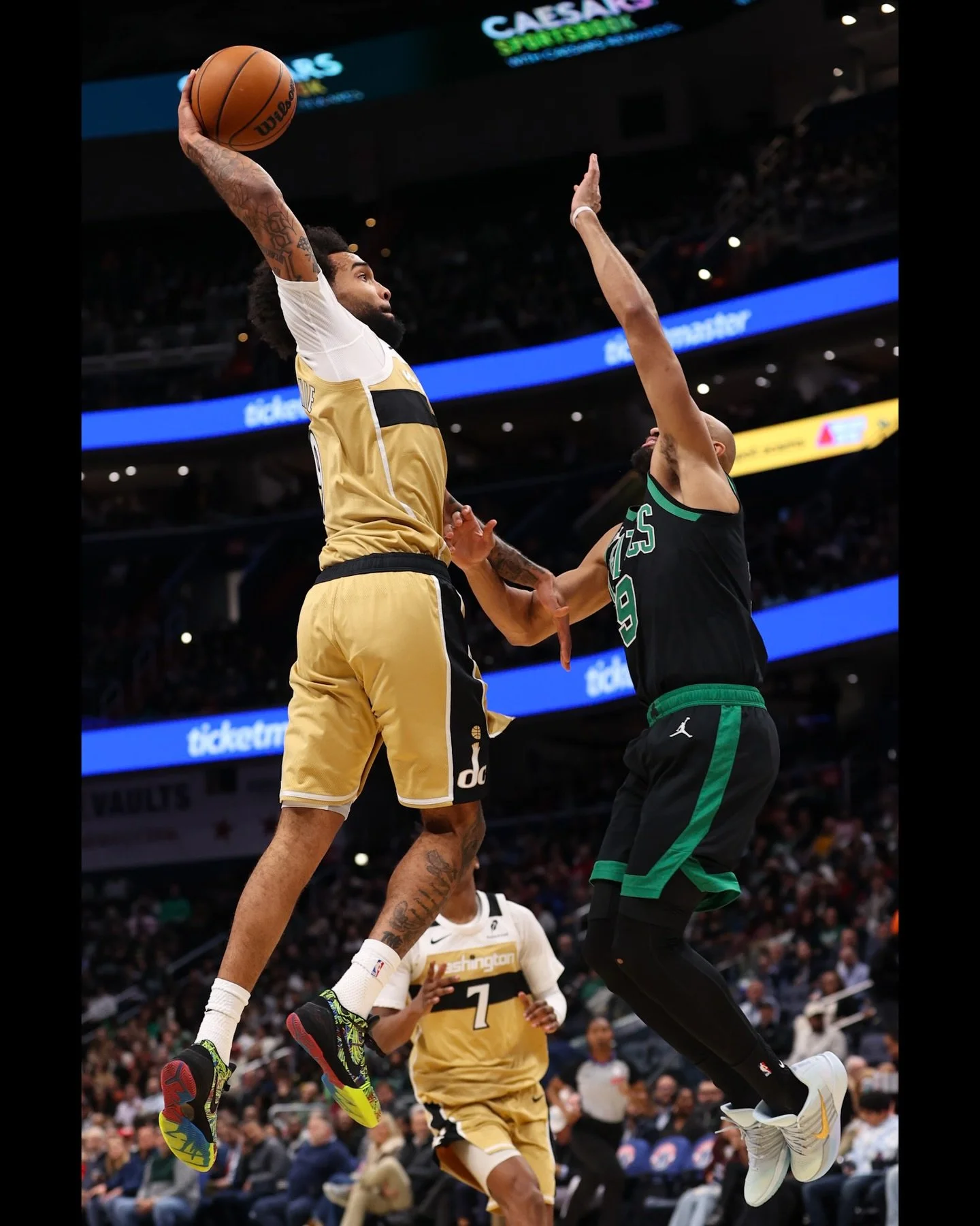 Fall semester of junior year is officially done🥳 I finally got around to editing the photos from the Celtics game on 12/4/25 after my finals. I had the best semester yet and look forward to making more photography progress over my Winter Break! ❄️🏂