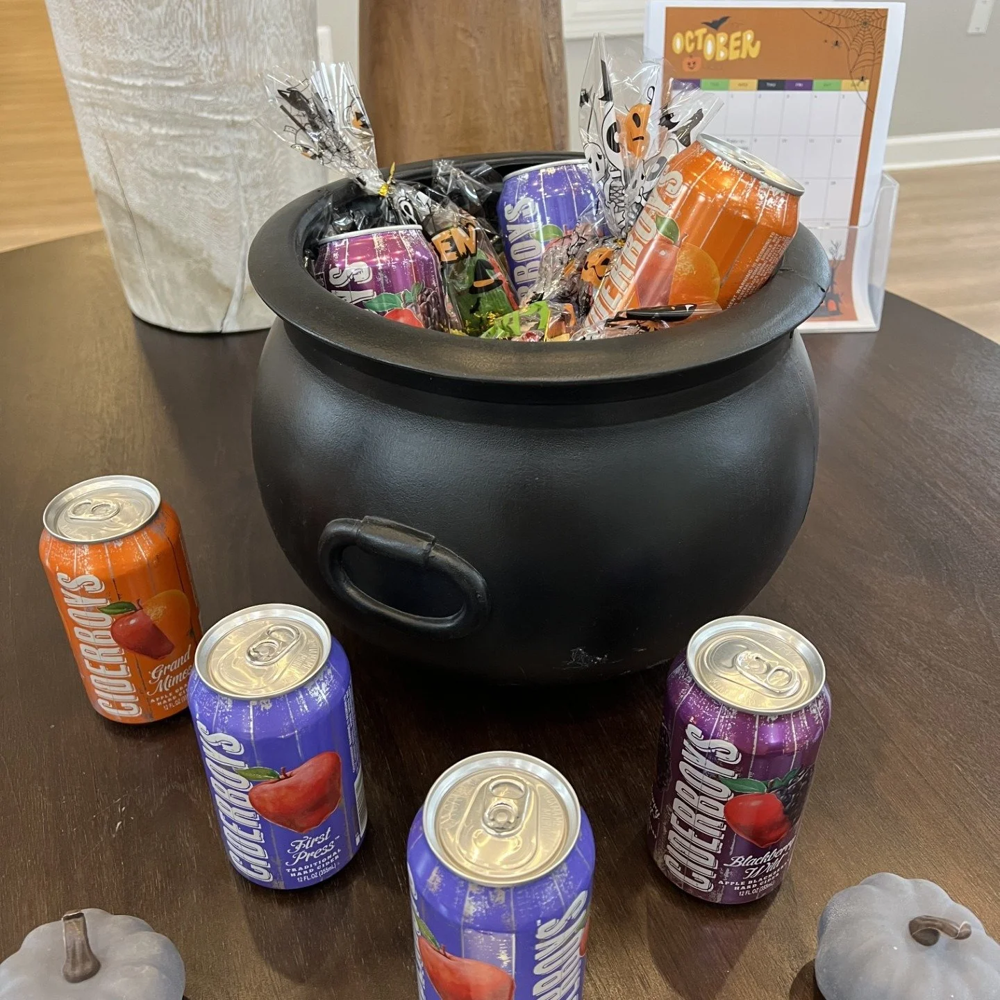 🎃 Spooktacular Treat Giveaway! 🎃
Hey Sugar Run ghouls &amp; goblins! Don&rsquo;t forget to swing by the office tomorrow with your little monsters to grab their Halloween treat bags! 🍬👻

But wait&hellip; the fun&rsquo;s not just for the kids &mdas