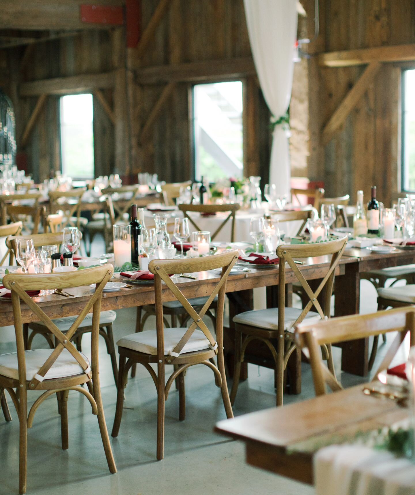 These beautiful wooden cross back chairs have been our most popular chair choice since we added it to our inventory, and it's not hard to see why! They are rustic but elegant and very versatile.

Our bride: @vhmarshall 
The venue: @vieniestates 
The 