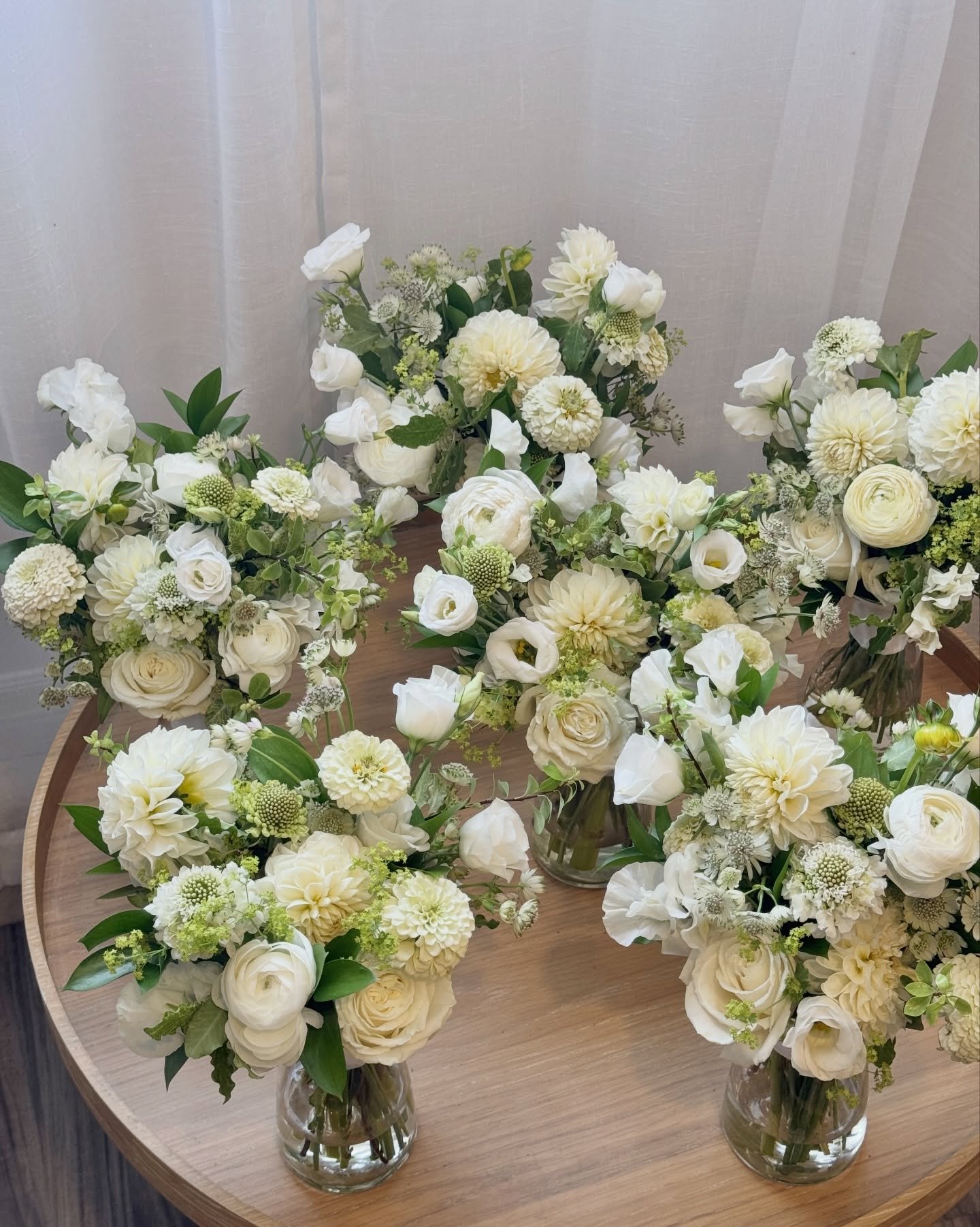 Cutie bridesmaid bouquet inspo on this cold snowy day✨❄️