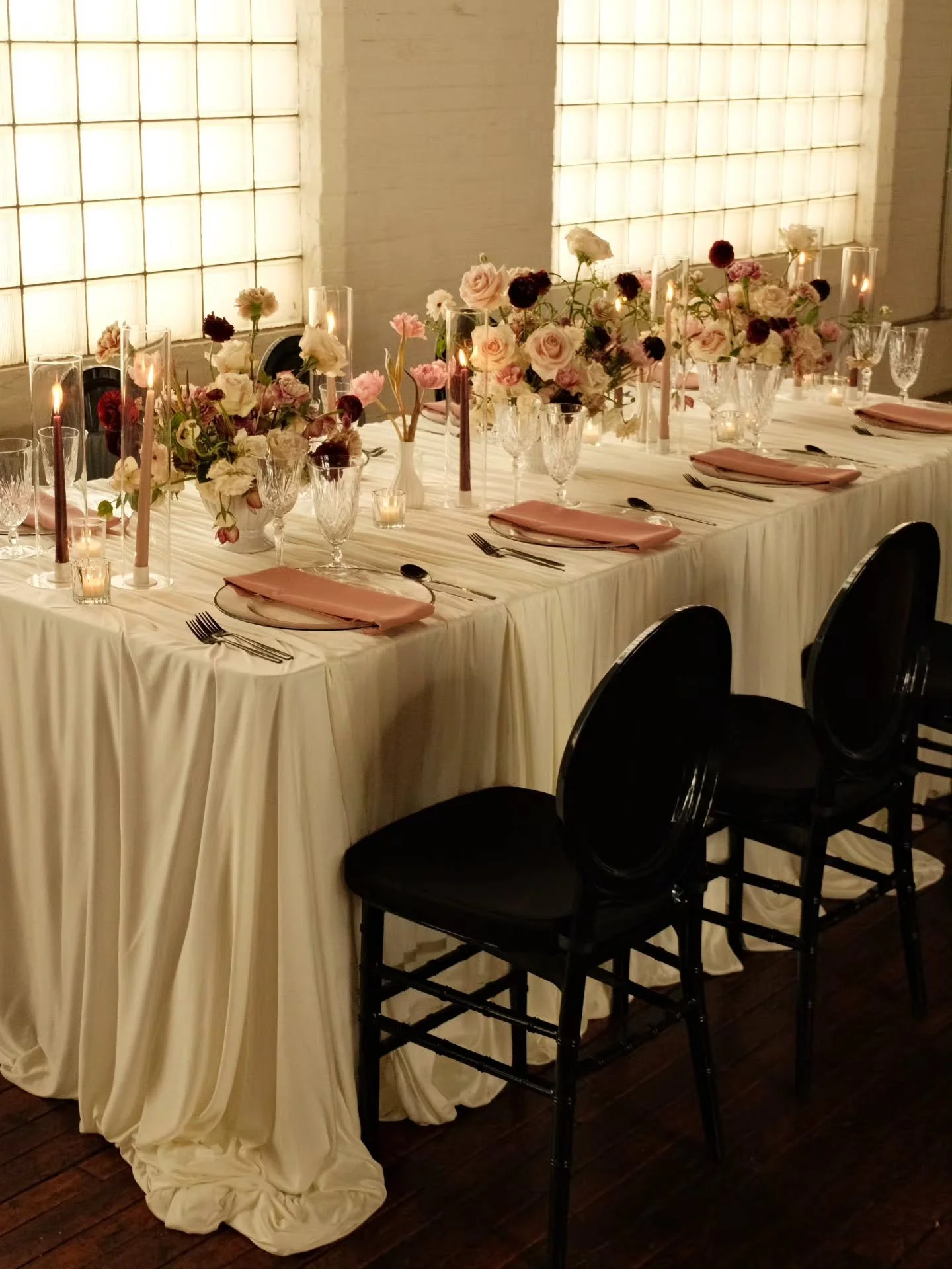 Moody hues + flowy fabrics + romantic candlelight = the perfect tablescape 🤍

@thebloomstudioca
@kaywareweddings
@cottonfactoryca 

Wedding florist, tablescape, decor, chairs rentals, wedding rentals