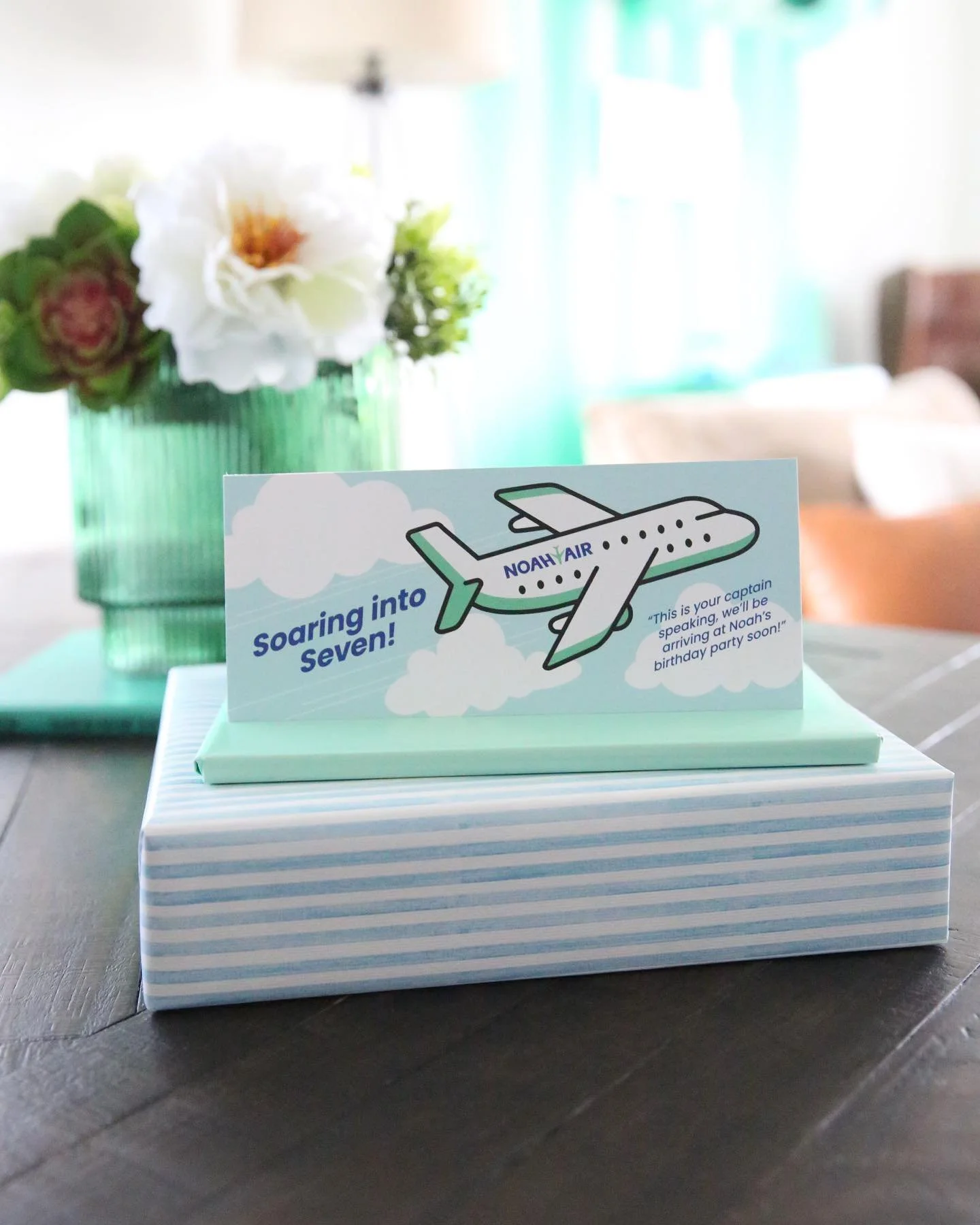Custom invites are the perfect start to any party👌🏻 #partyinvitations #custominvitations #invitations #kidsinvitations