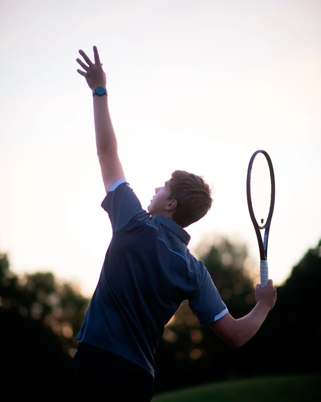 This one...always moving, climbing, looking for a challenge. Sometimes you just have to get out of the way and see what they do. Beckett, in Lime Kiln Park and also at the CHS tennis courts. 

#theseincredibleseniors #allaboutyou #seniorphotos #senio