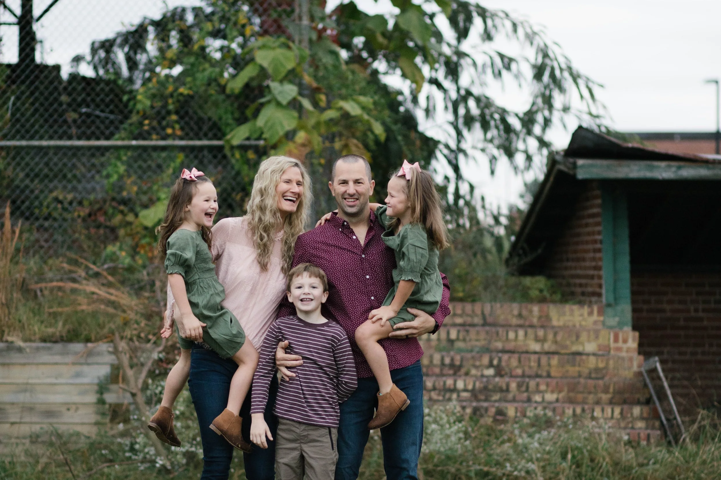 Candid family portrait at Lorton Workhouse Arts Center, Lorton Virginia — Amanda Kahnell Photography