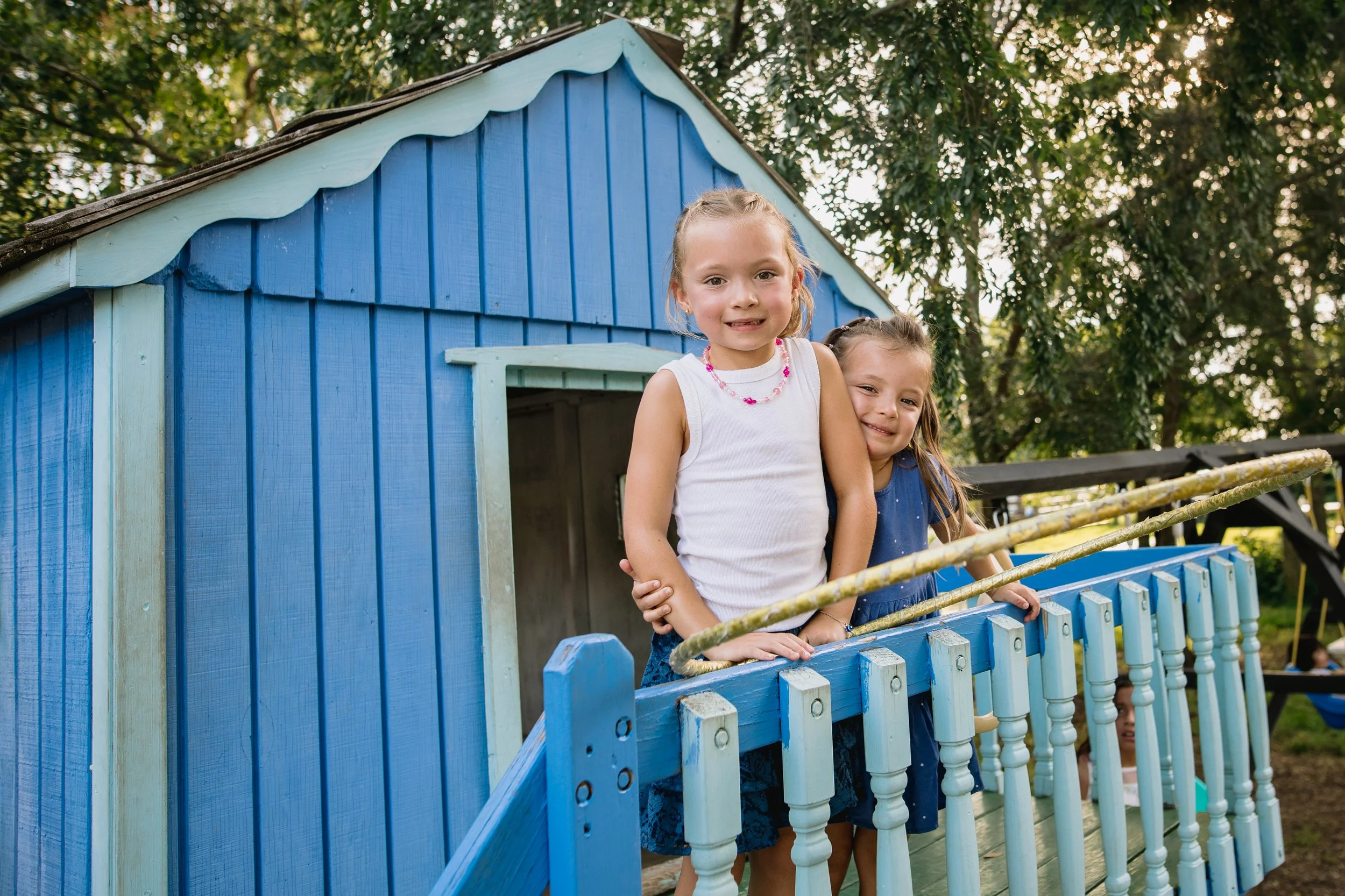 children-playing-burnside-farms-family-session.jpg