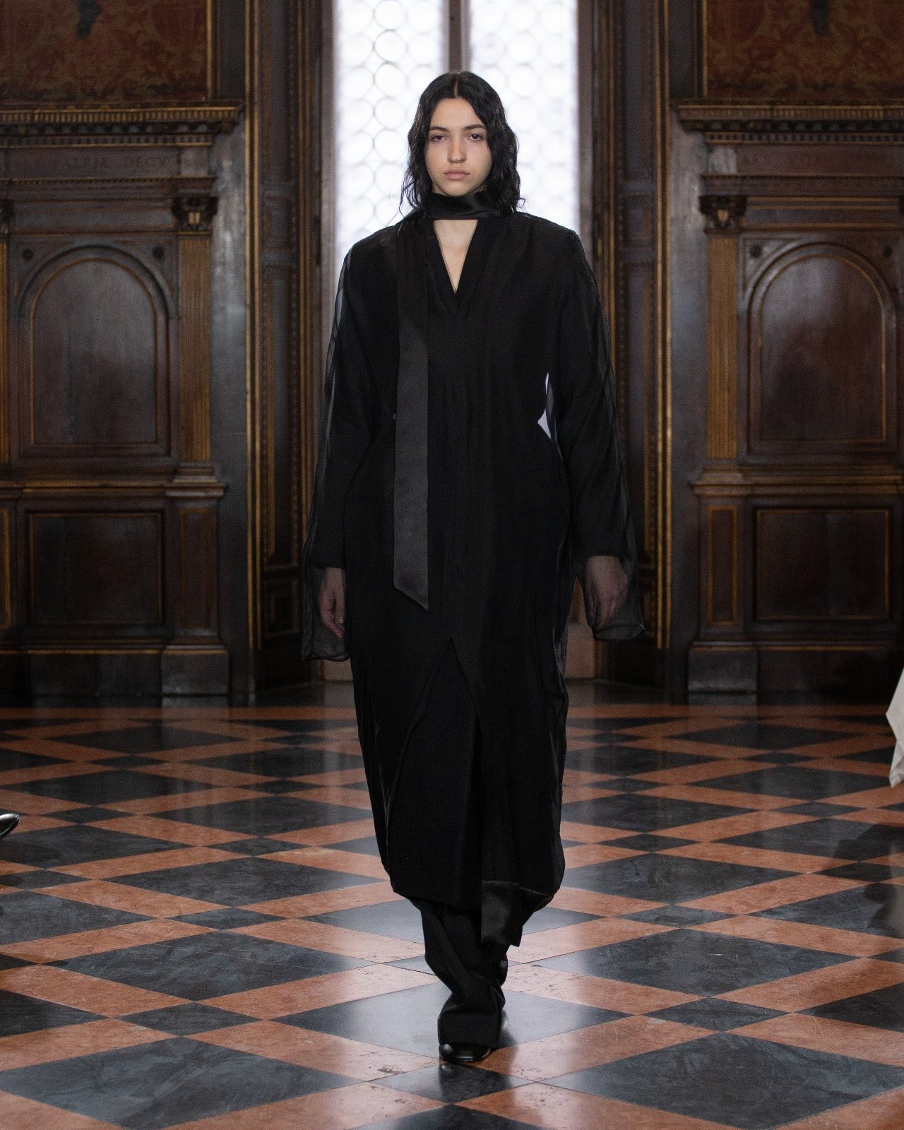 InstitutionbyGalibGassanoffFW25_4x5_Look02.jpg