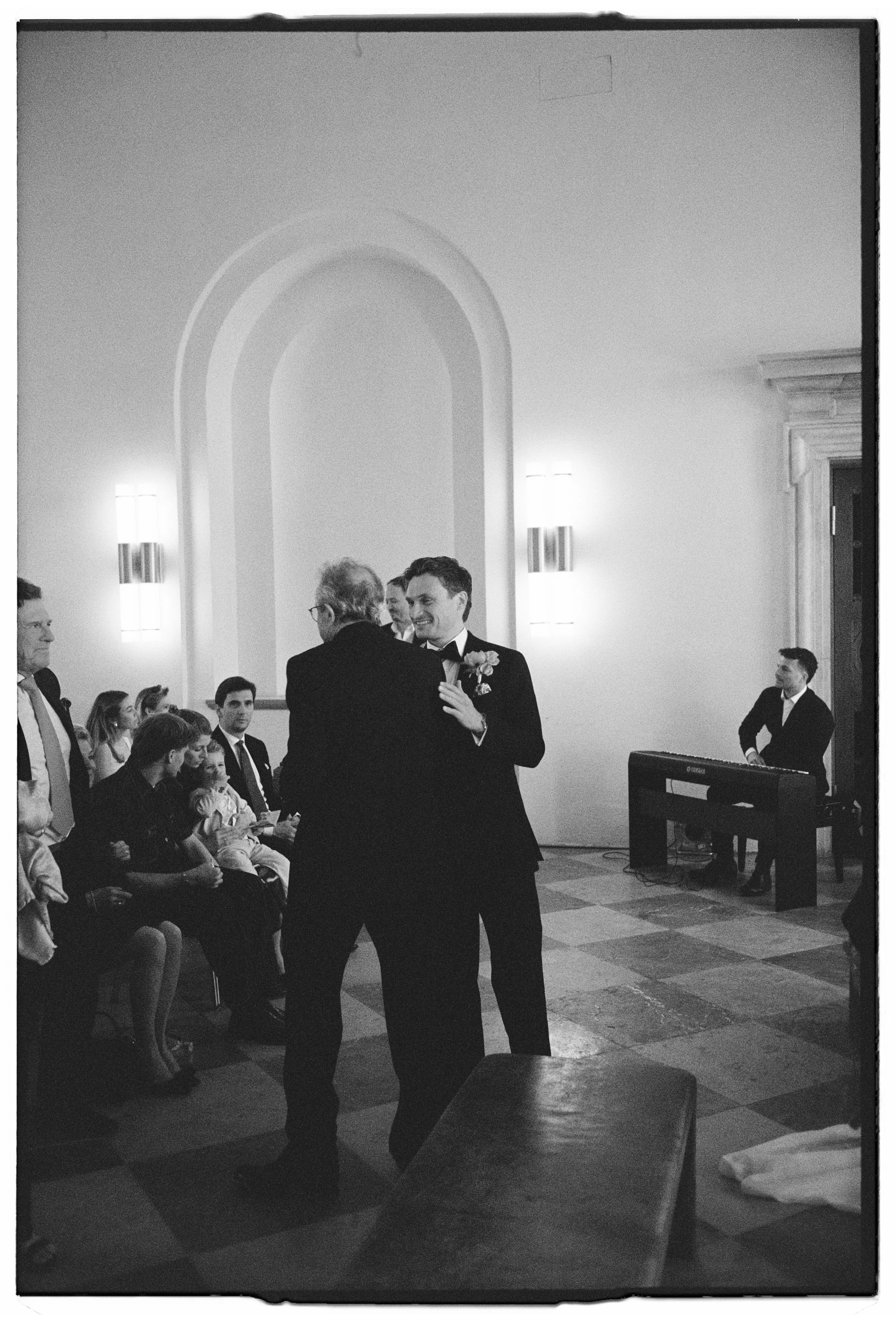 MUNICH _ WEDDING _ ANNA UND BASTI _ MEIKE RUPP _ PREVIEW-13.jpg
